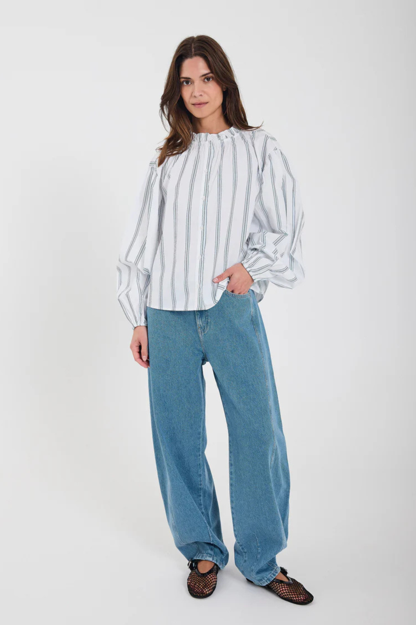 KENZIE BARREL JEANS - MEDIUM BLUE DENIM