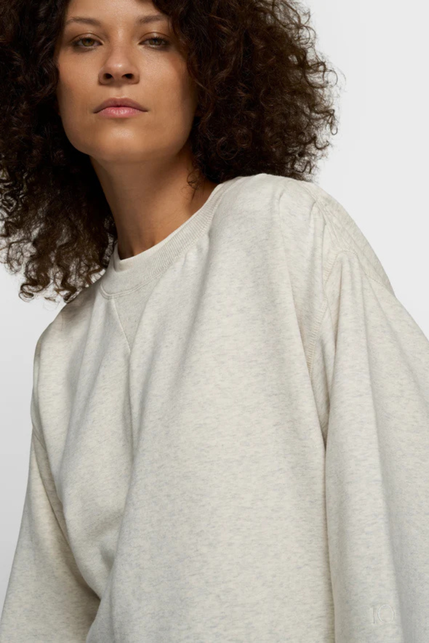 SHOULDER GATHERING T-SHIRT - SOFT WHITE MEL