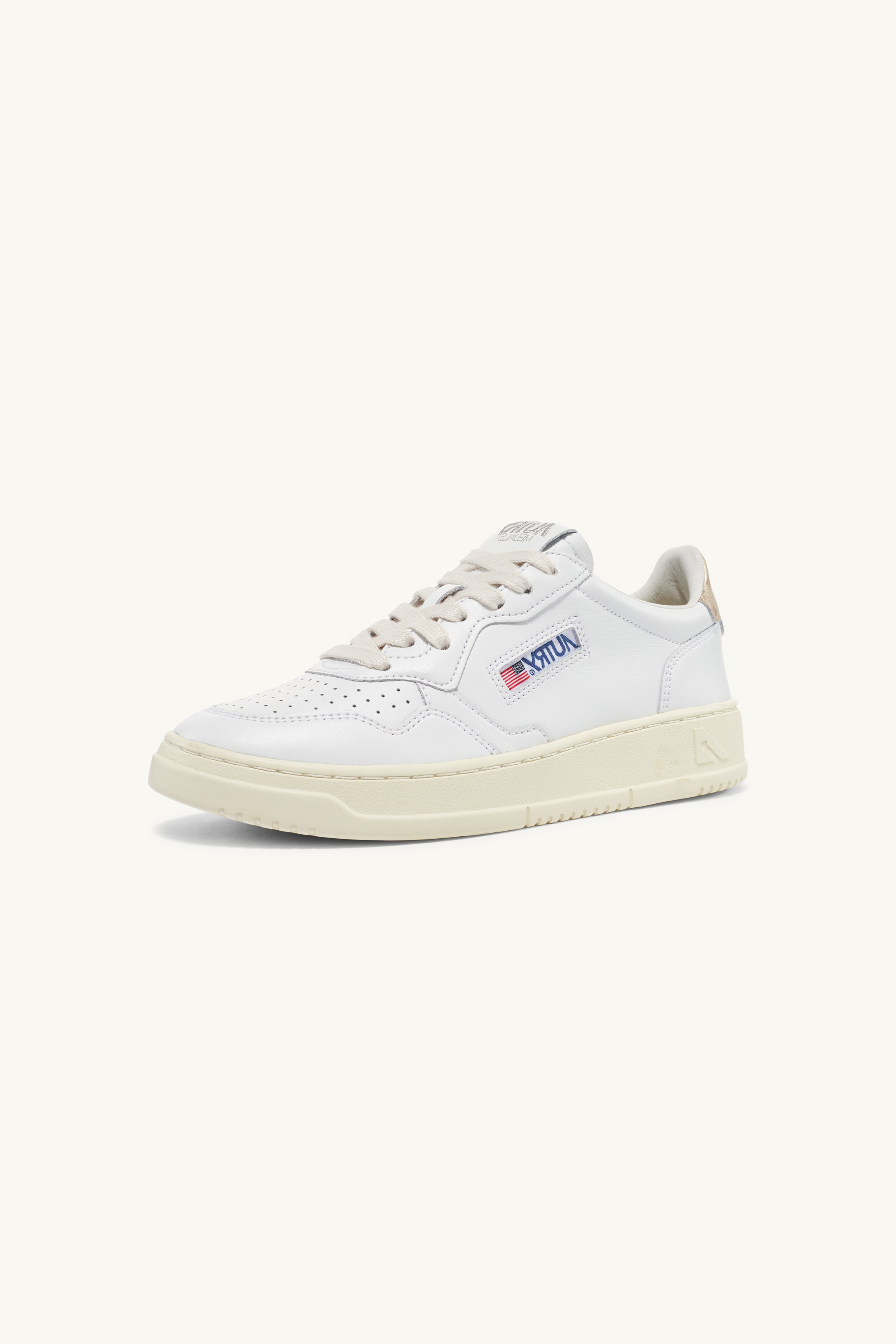 AULW-LL06 - MEDALIST LOW SNEAKERS IN LEATHER WHITE AND GOLD
