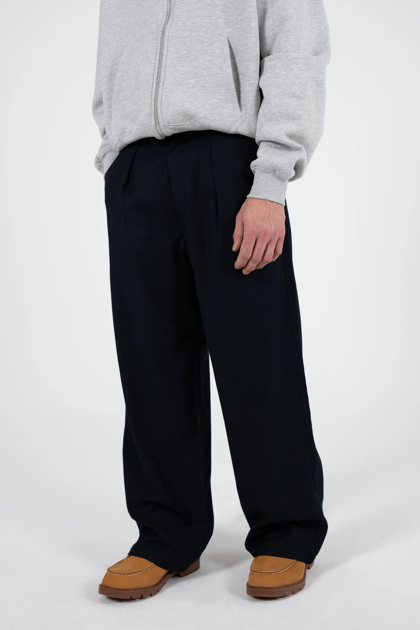 SOHO PLEATED PANTS - NAVY
