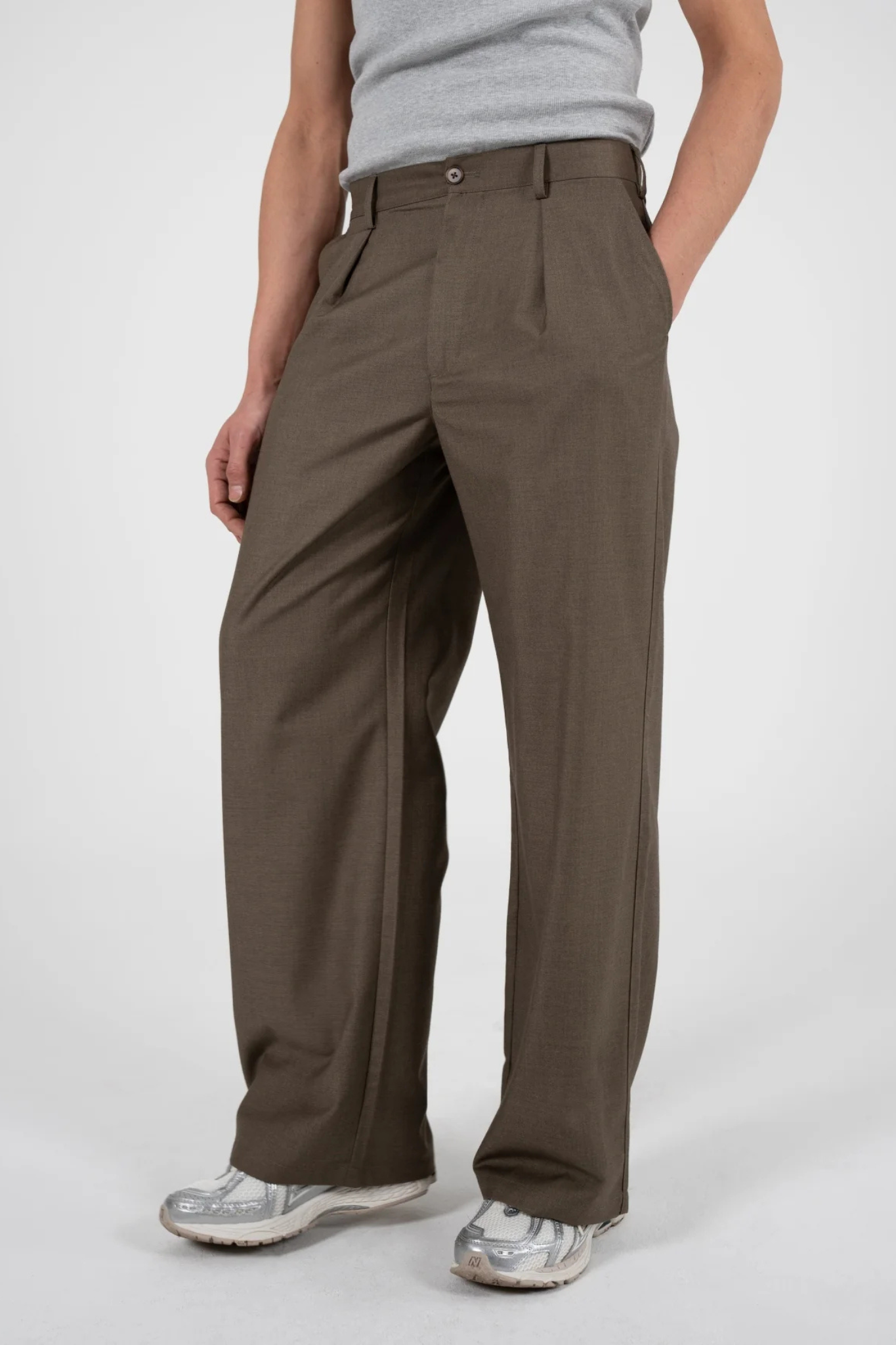 SOHO PLEATED PANTS - KHAKI