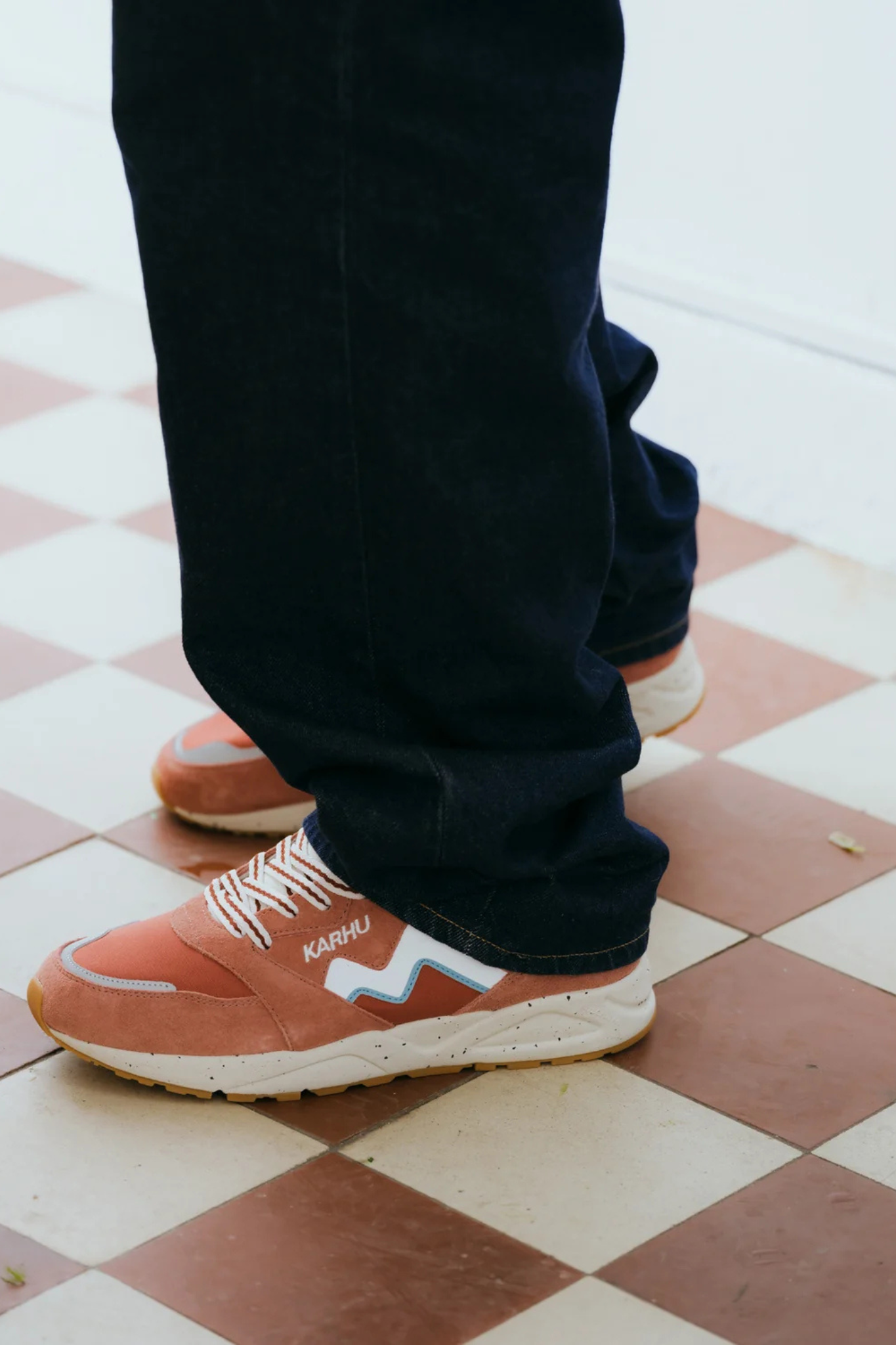 ARIA 95 WOMEN SNEAKERS - LIGHT MAHOGANY / WHITE