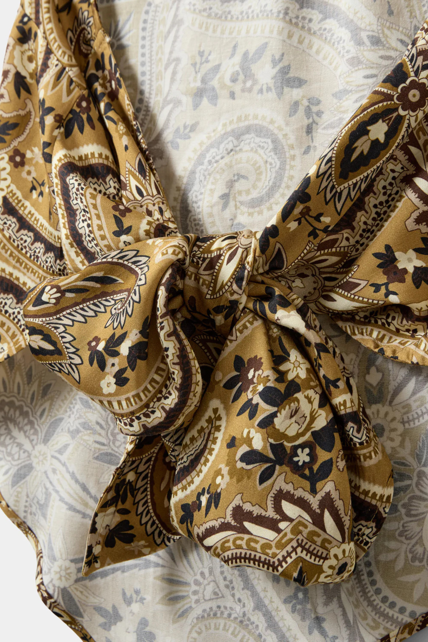 RAE PAISLEY PRINTED HALTERNECK TOP - BRONZE MIX PAISLEY