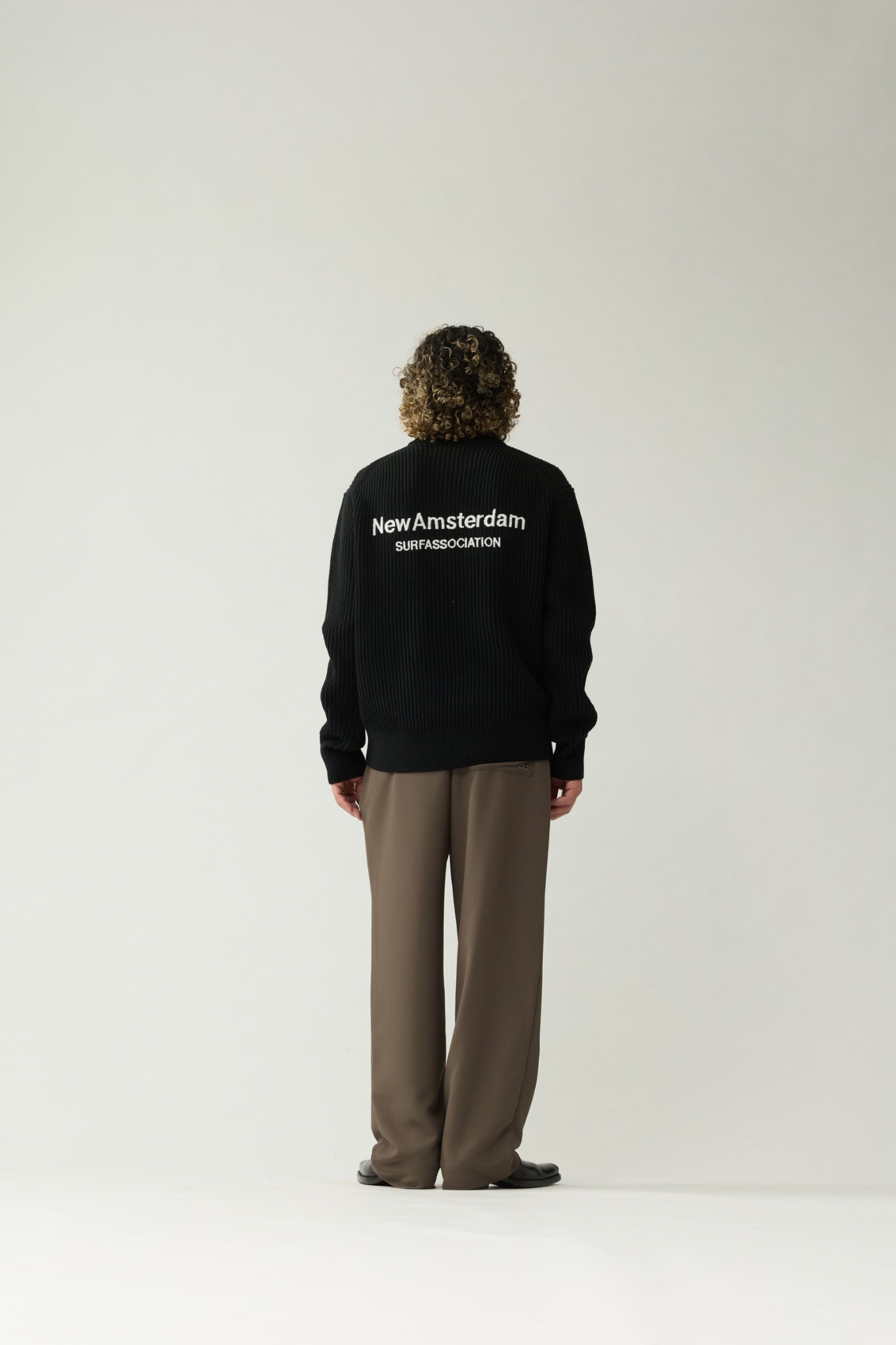 KNITTED CREWNECK - BLACK