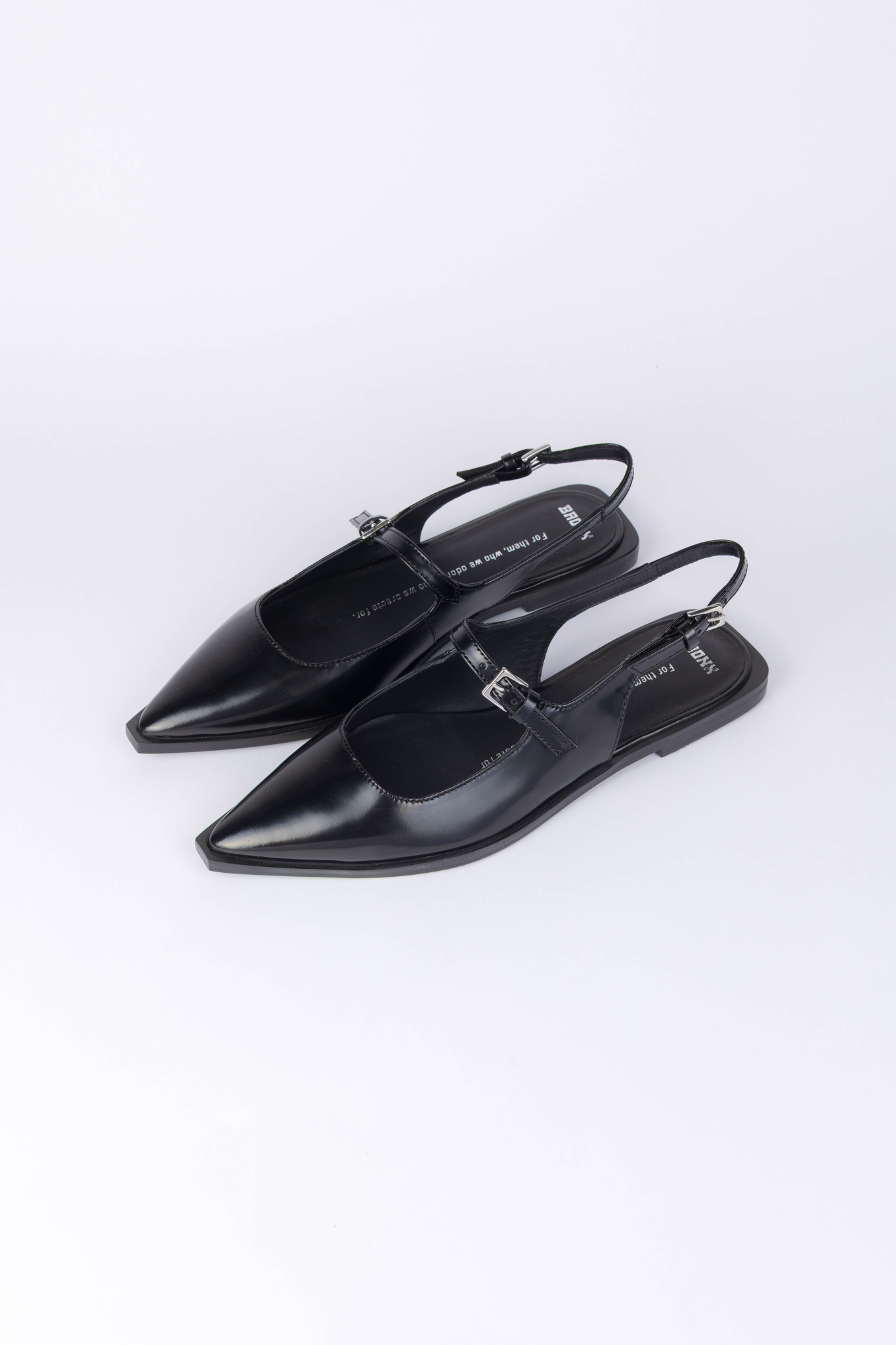 LAUR-YNN SANDALS - BLACK