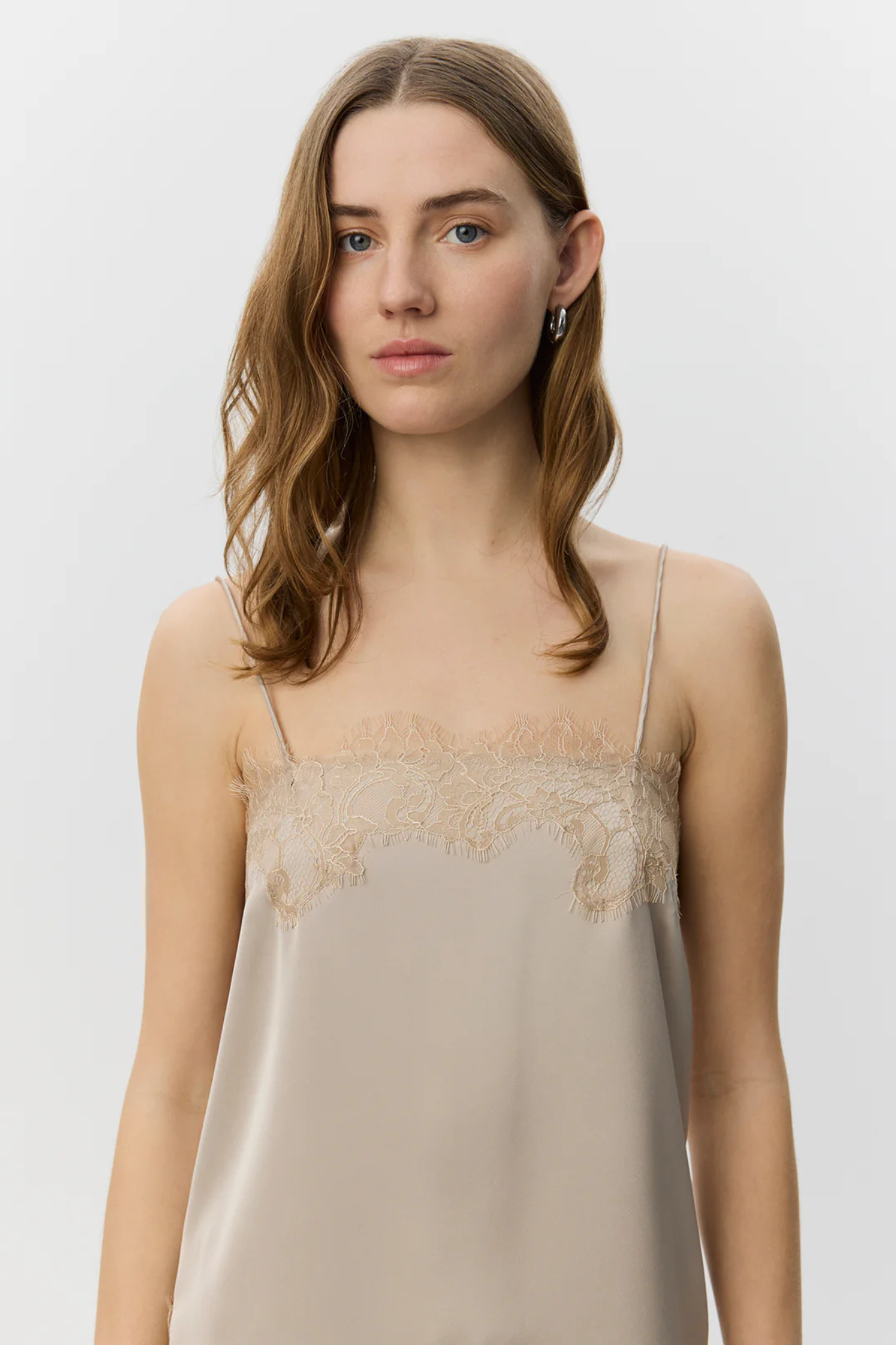 VIRA LACE DETAILED TOP - FEATHER GREY