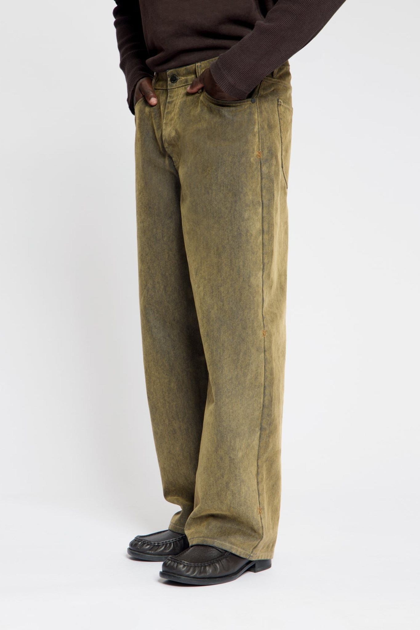 VELVET SHIELD OVERSIZED JEANS - BROWN