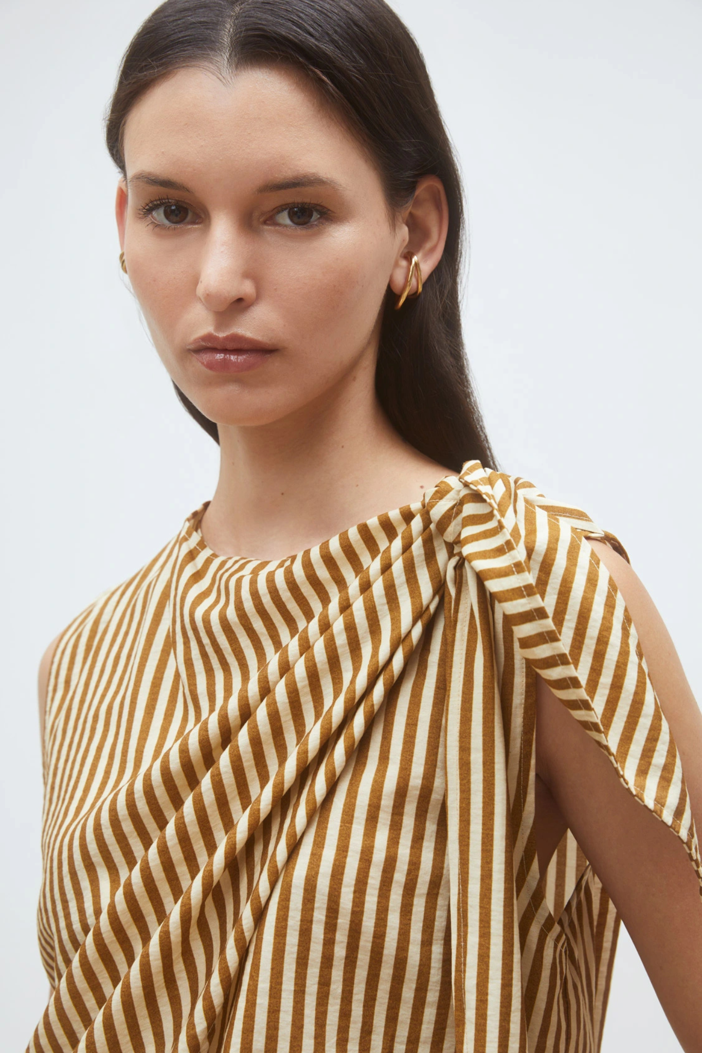 LISTO BLOUSE - CAMEL