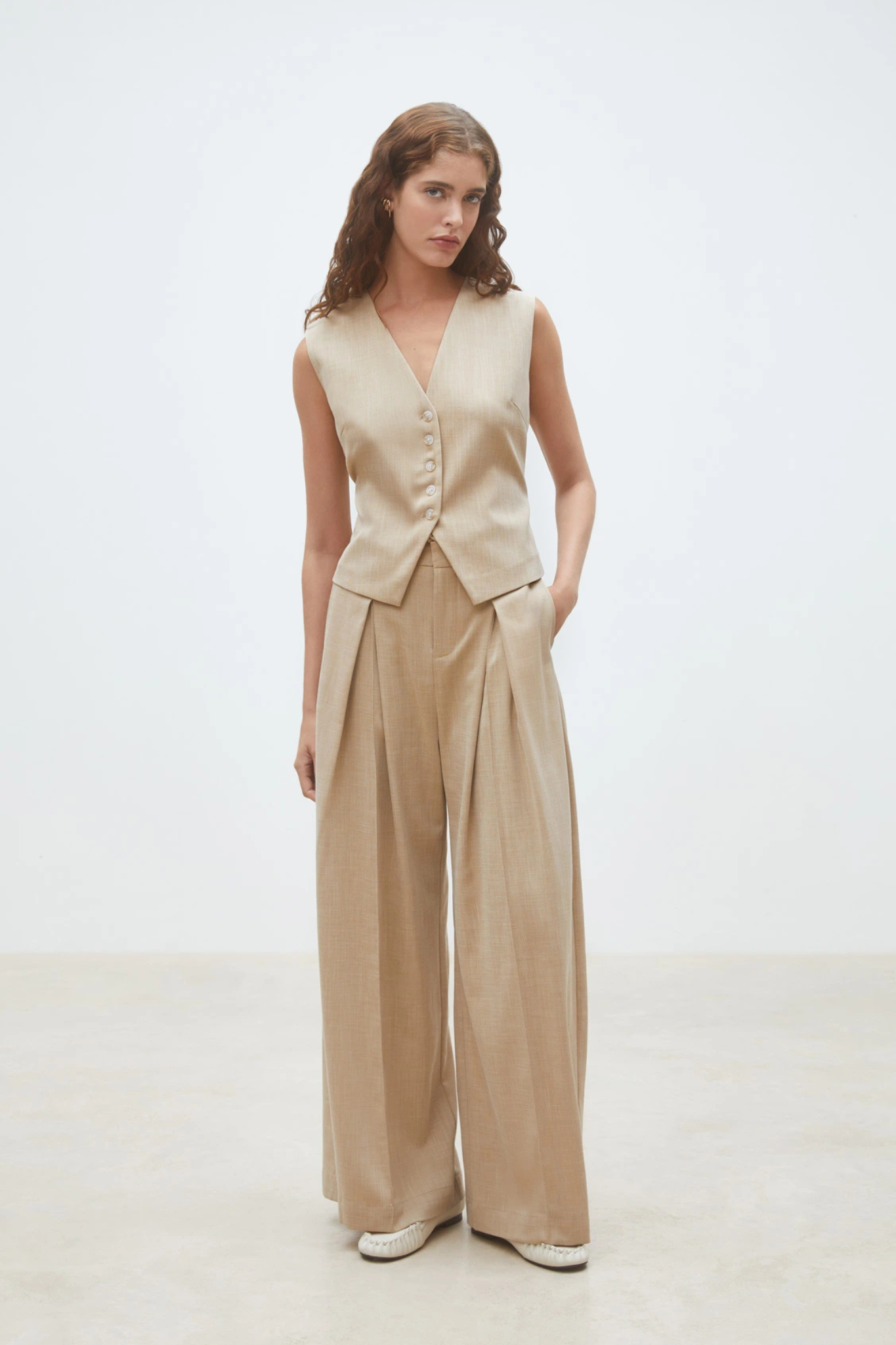 DYLAN VEST - BEIGE