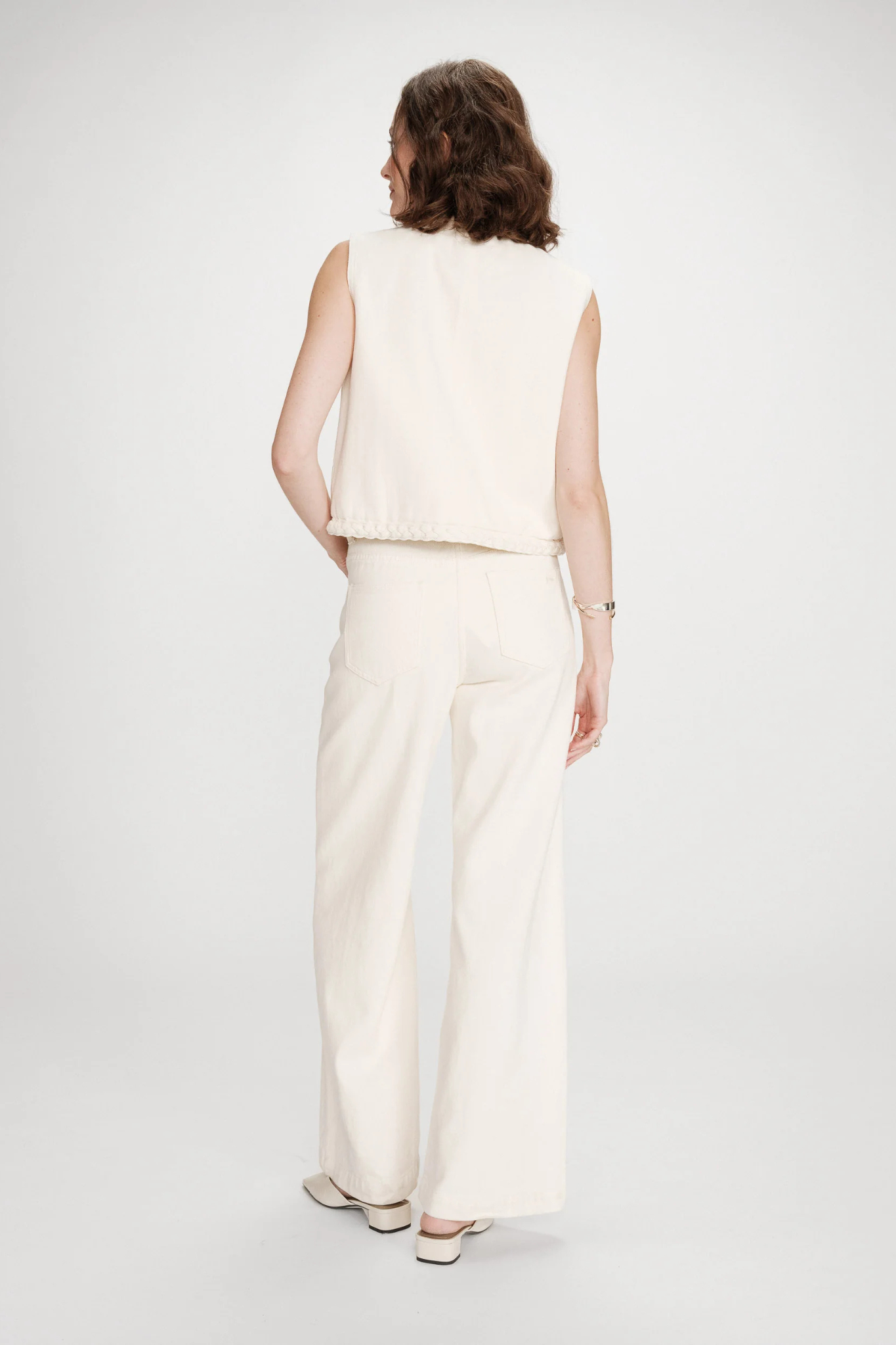 VERONA SLEEVELESS JACKET - ECRU