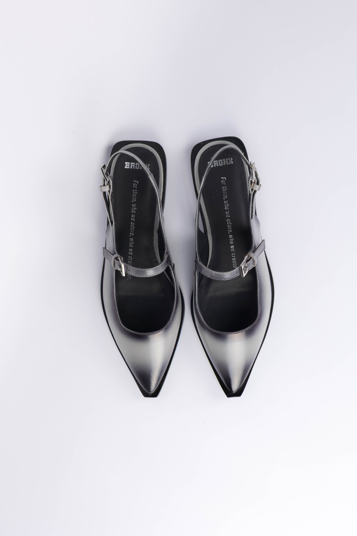 LAUR-YNN SANDALS - DIGITAL GREY