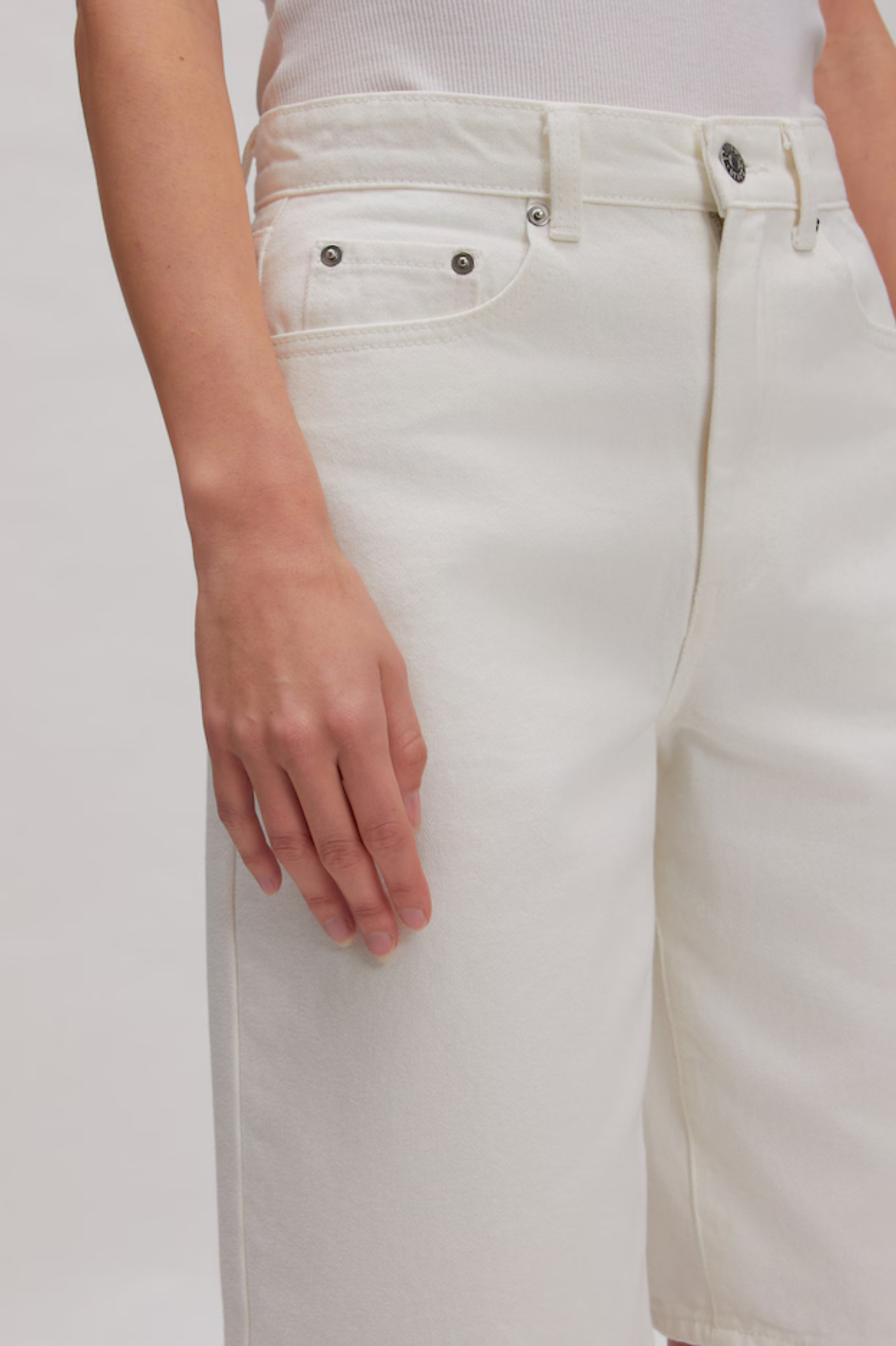 ADDISON DENIM SHORTS - WHITE