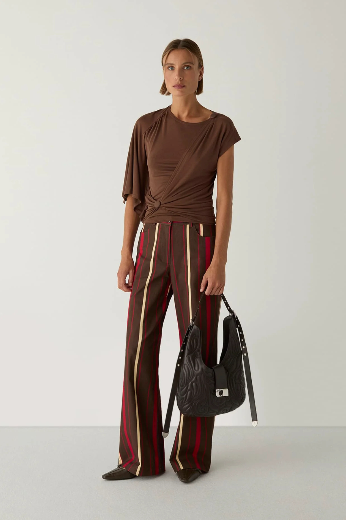 ALF ASYMMETRISCHE GEDREPEERDE TOP - BRUIN