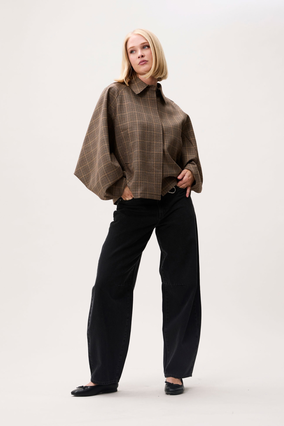 CHECK CAPE JACKET - CARAMEL