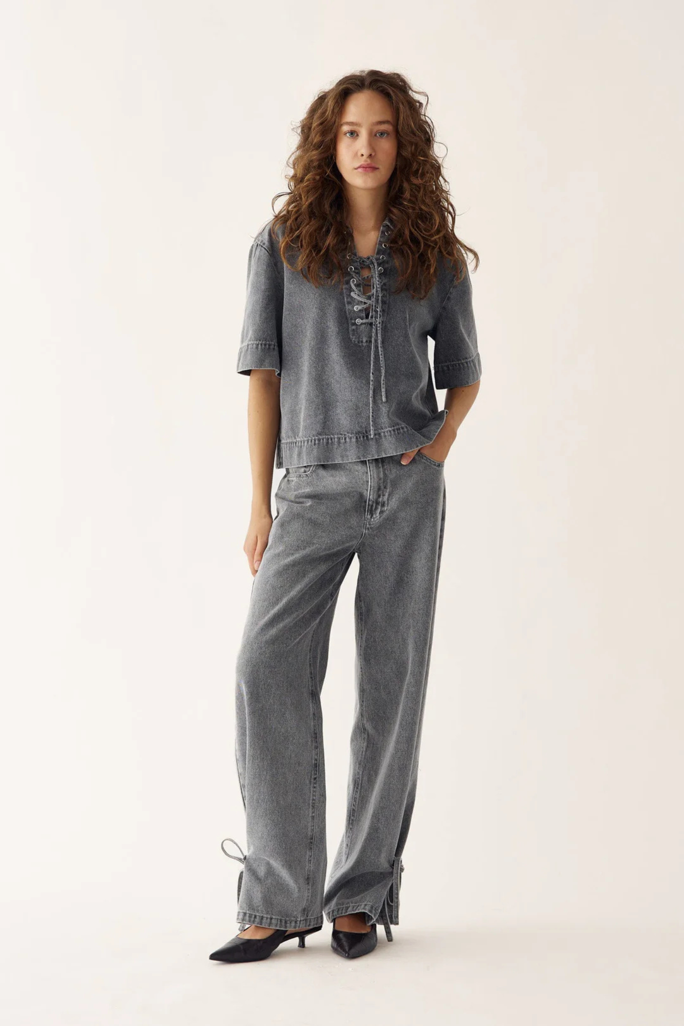 KIKA MW JEANS - GREY WASH