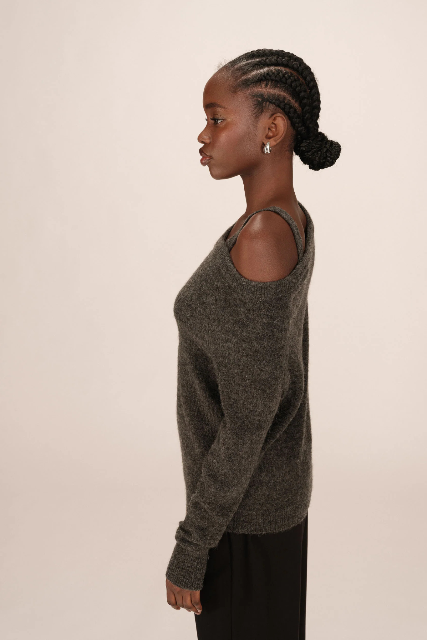 SAMANTHA OFF SHOULDER SWEATER - ANTHRACITE