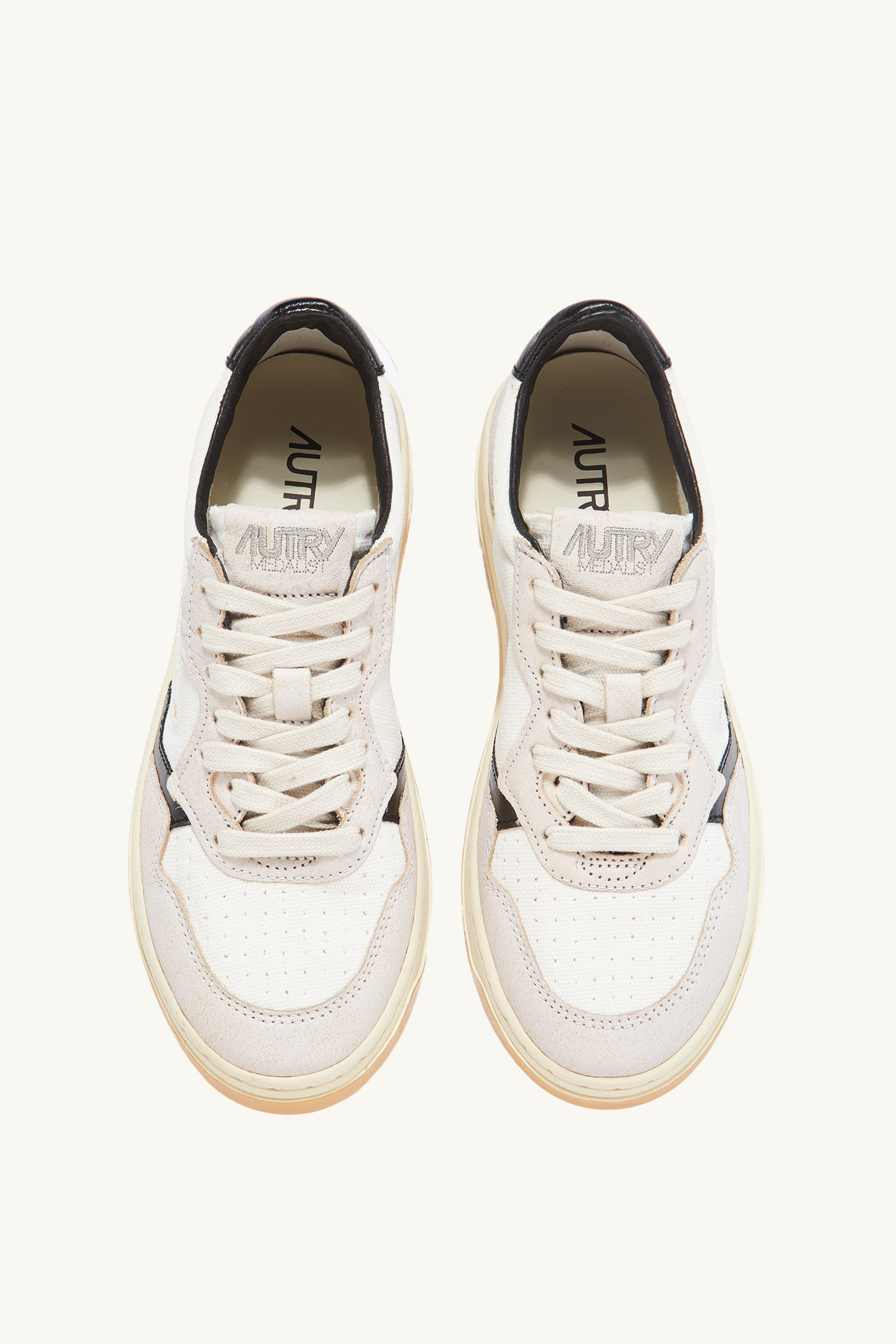 MEDALIST LOW SNEAKER - SAND WHITE/BLACK