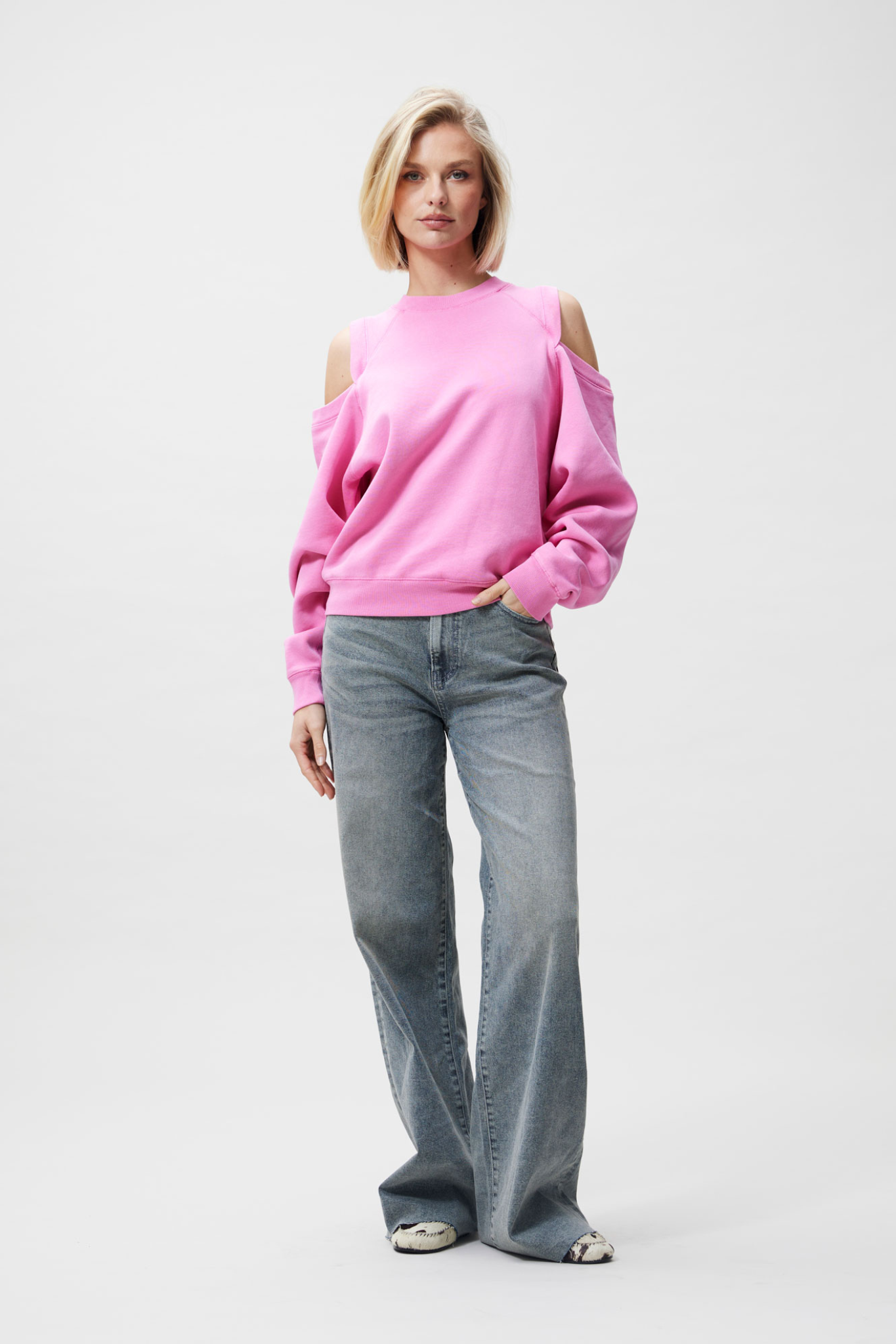 SWEATER WITH CUT OUT - ROSEBLOOM