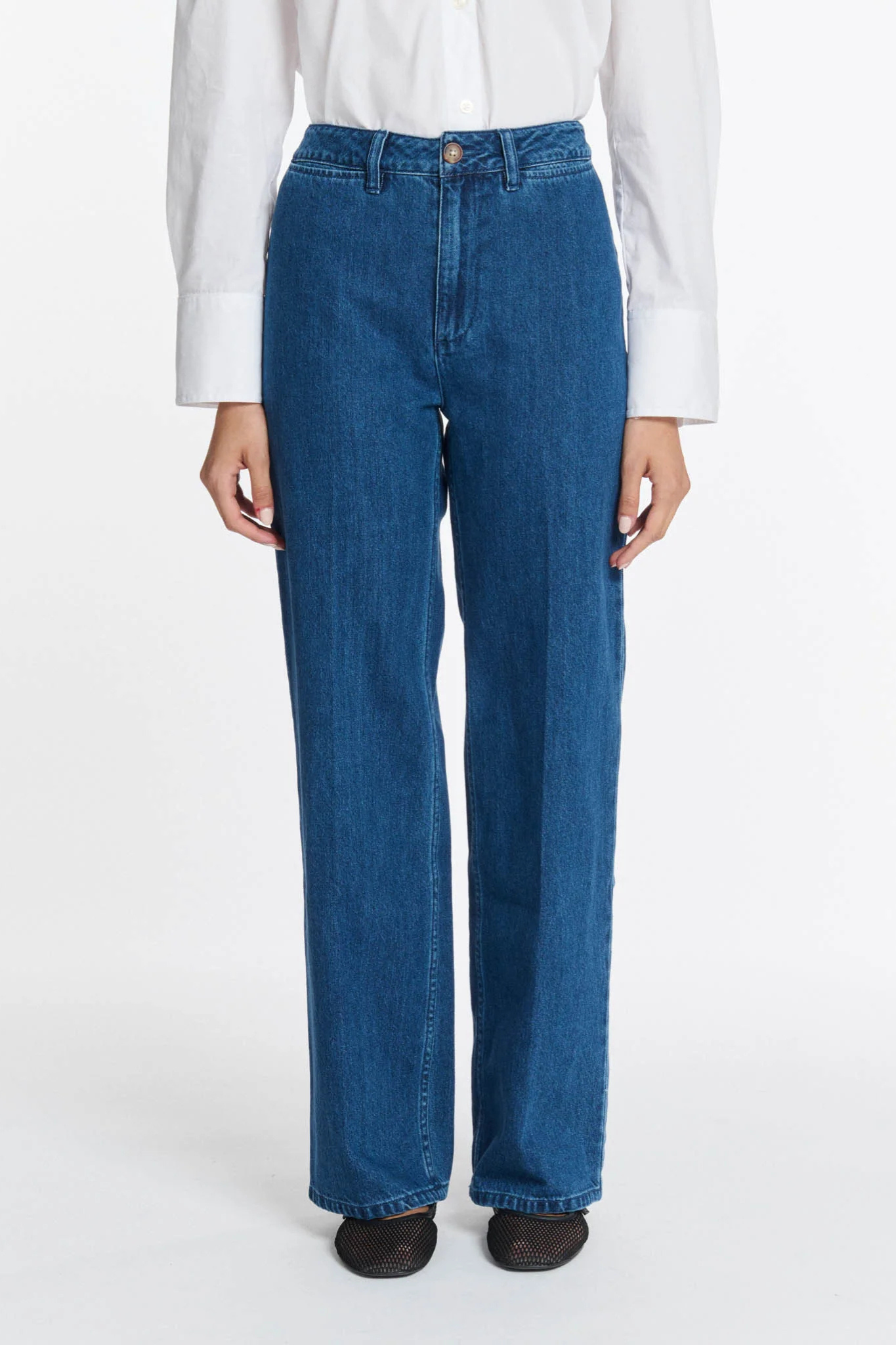 Model wearing the Labdip swann jeans in mid blue. Front view