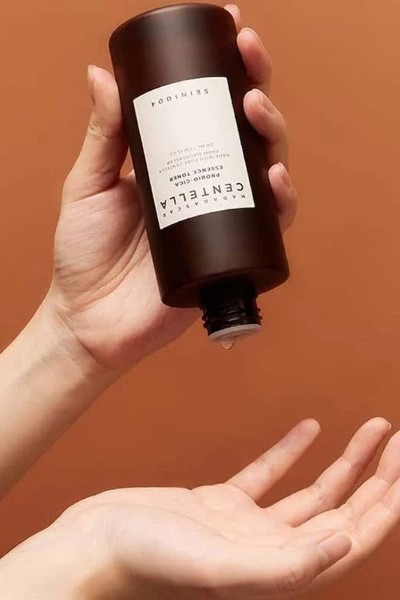 MADAGASCAR CENTELLA PROBIO- CICA ESSENCE TONER 210ML