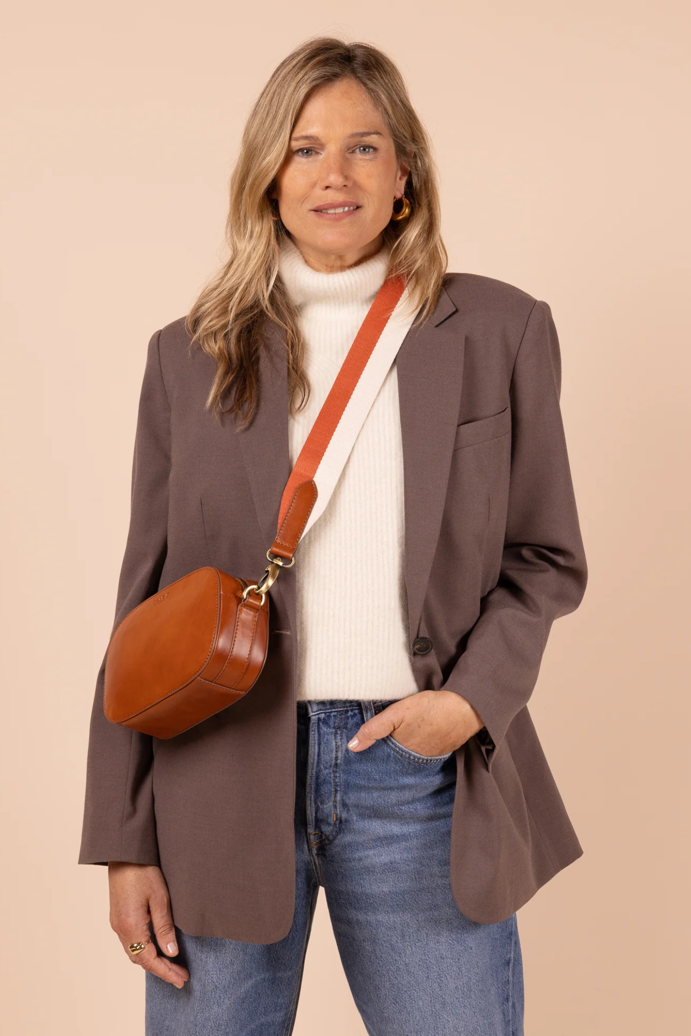 O MY BAG maya bag in cognac classic leather. Front view