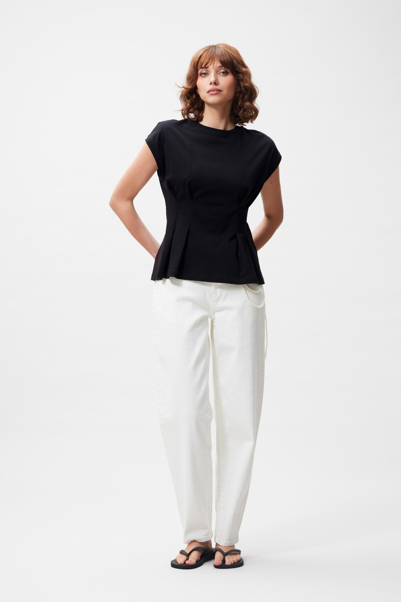 WITH WAIST PLEATS T-SHIRT - BLACK