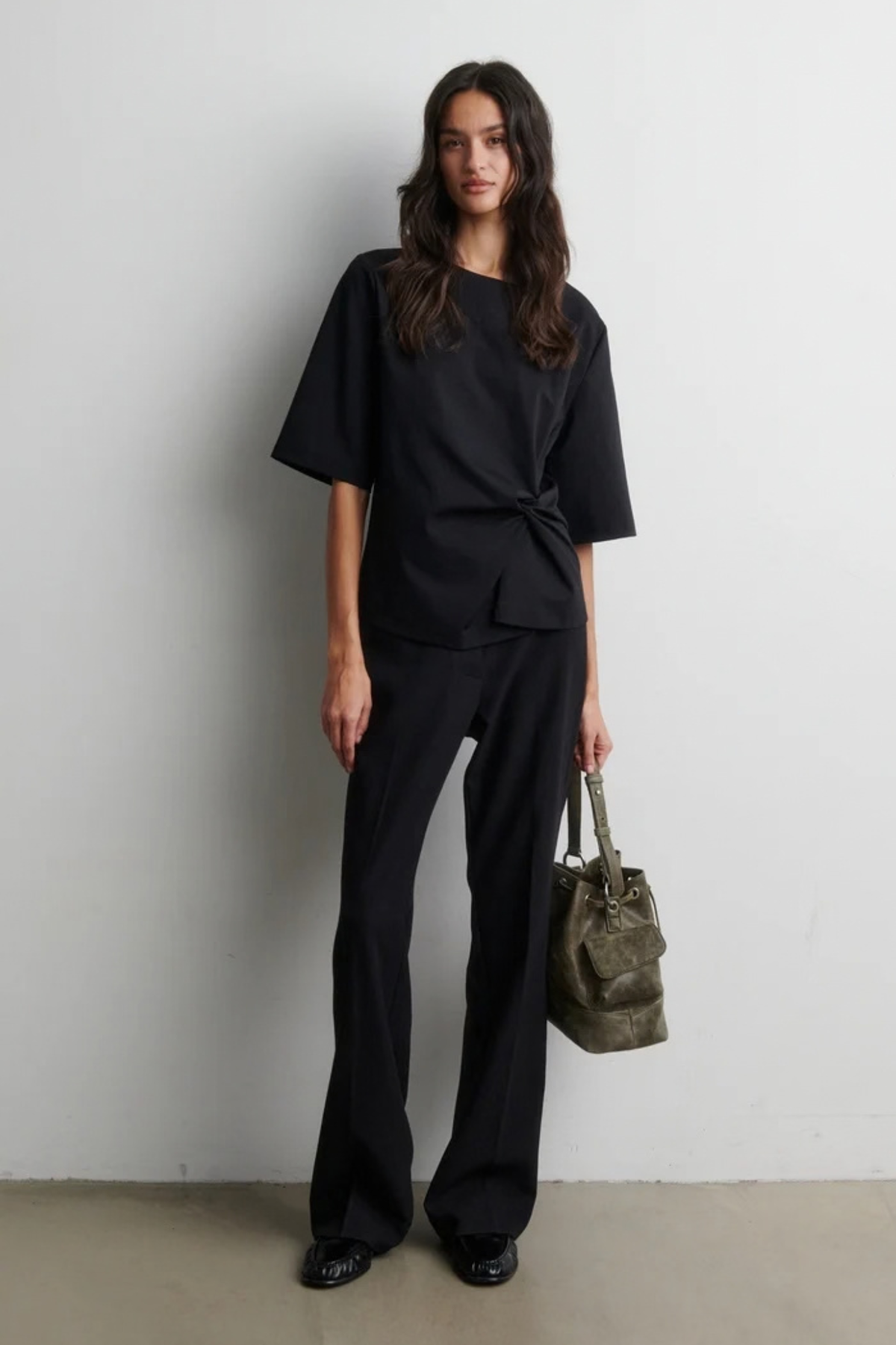 ARKAI DRAPE T-SHIRT - BLACK