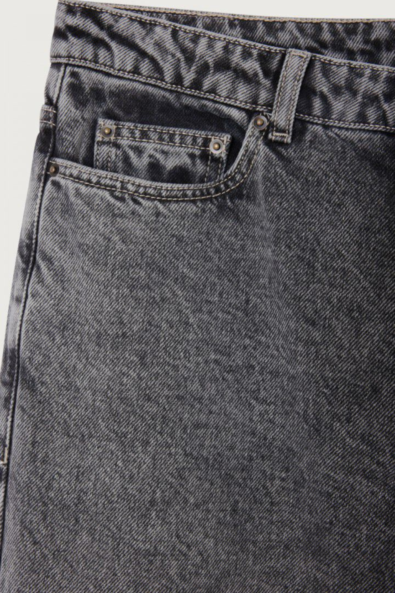 American Vintage yobday-b jeans in grey salt and pepper. Close front view