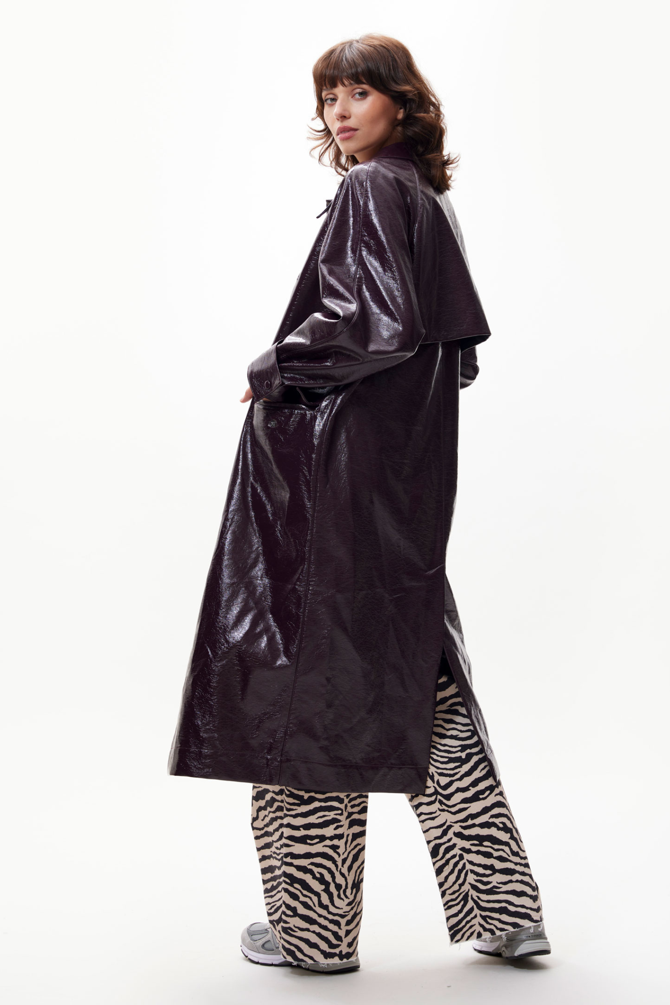 LONG VEGAN LEATHER JACKET - FUDGE