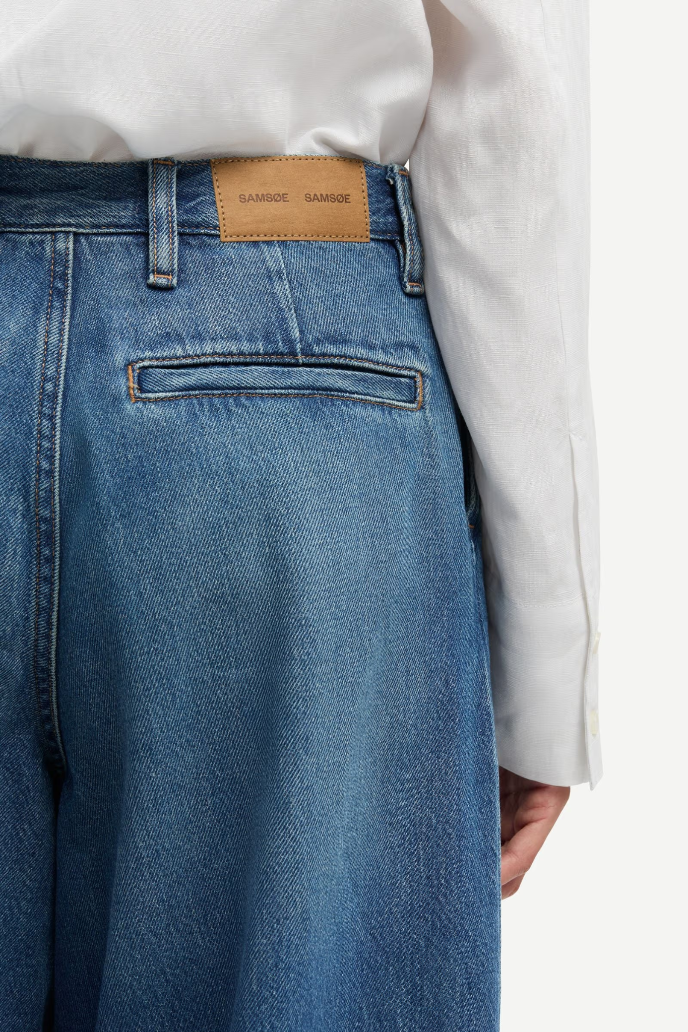 HARPER PLEAT JEANS - FLUID DENIM
