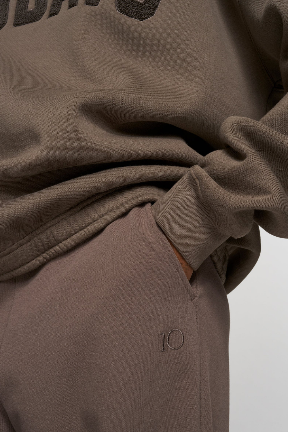 STATEMENT SWEATER - MOONROCK