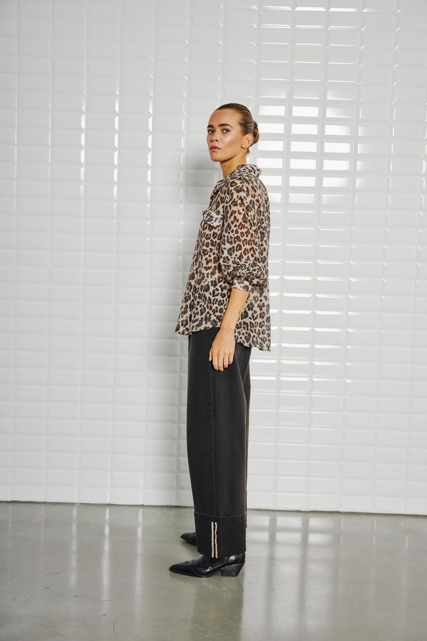 SANDRA LEO LS SHIRT - ALMOND/BLACK LEO