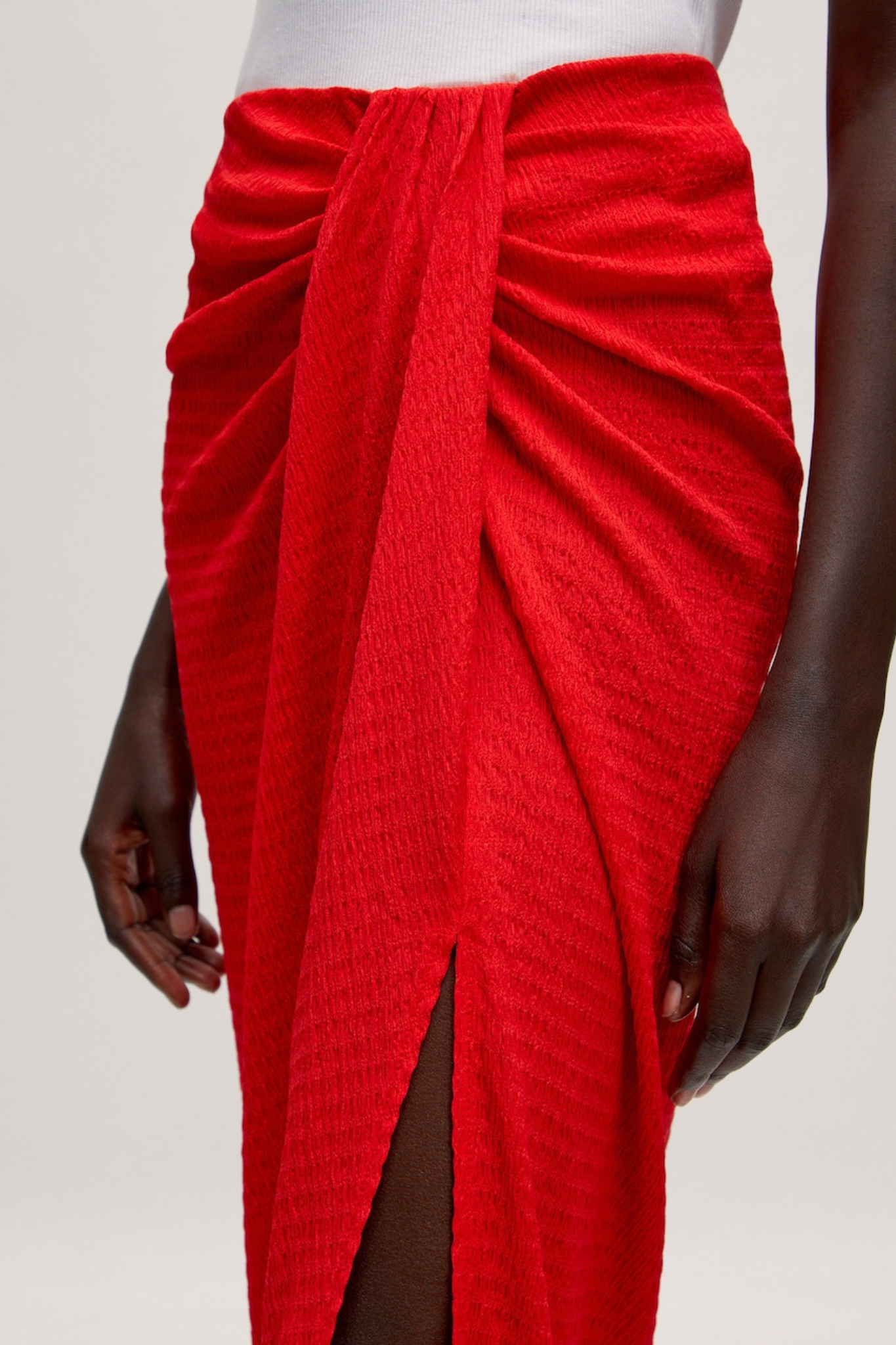 YOLA SKIRT - HIGH RISK RED