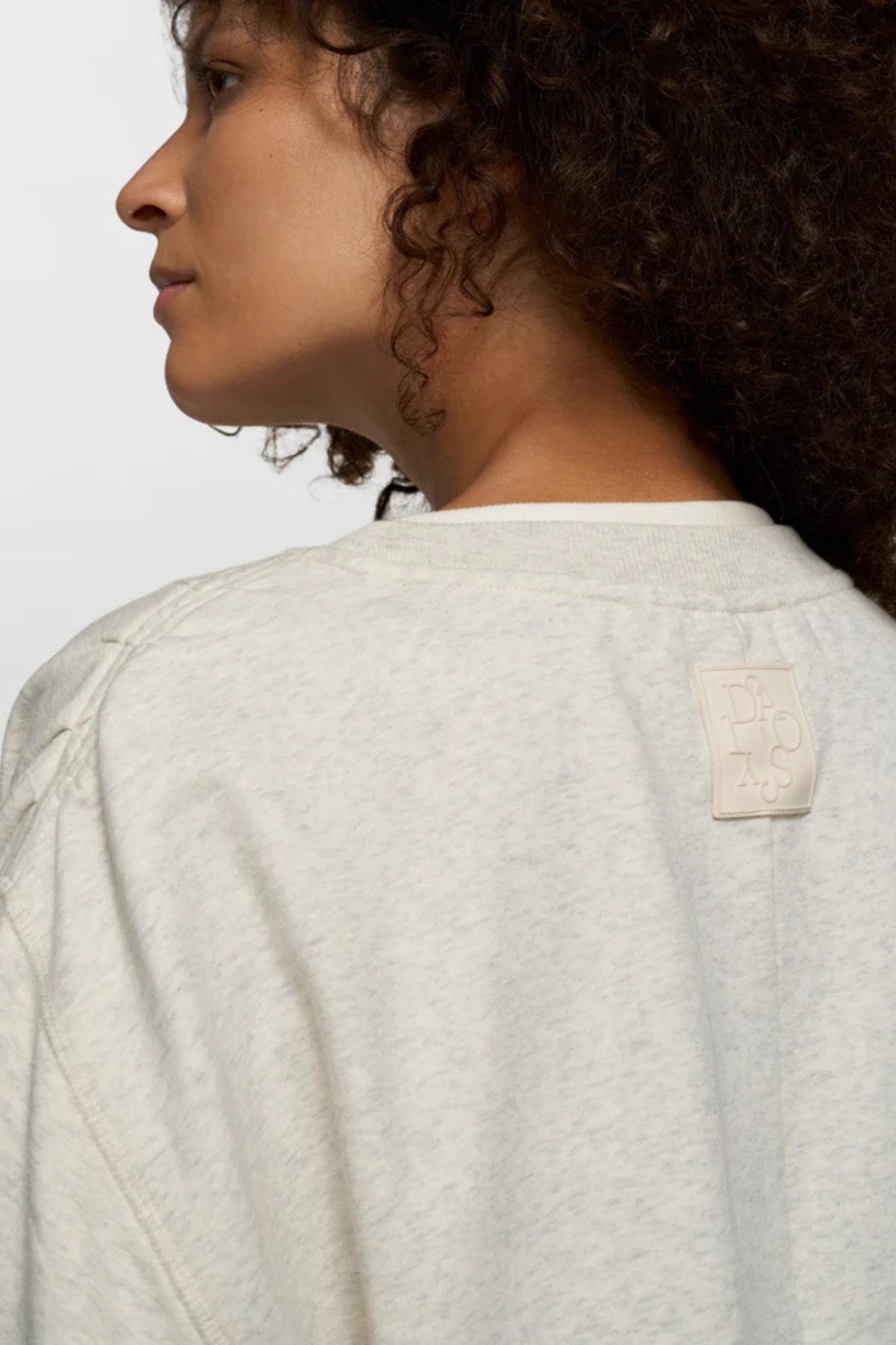 SHOULDER GATHERING T-SHIRT - SOFT WHITE MEL