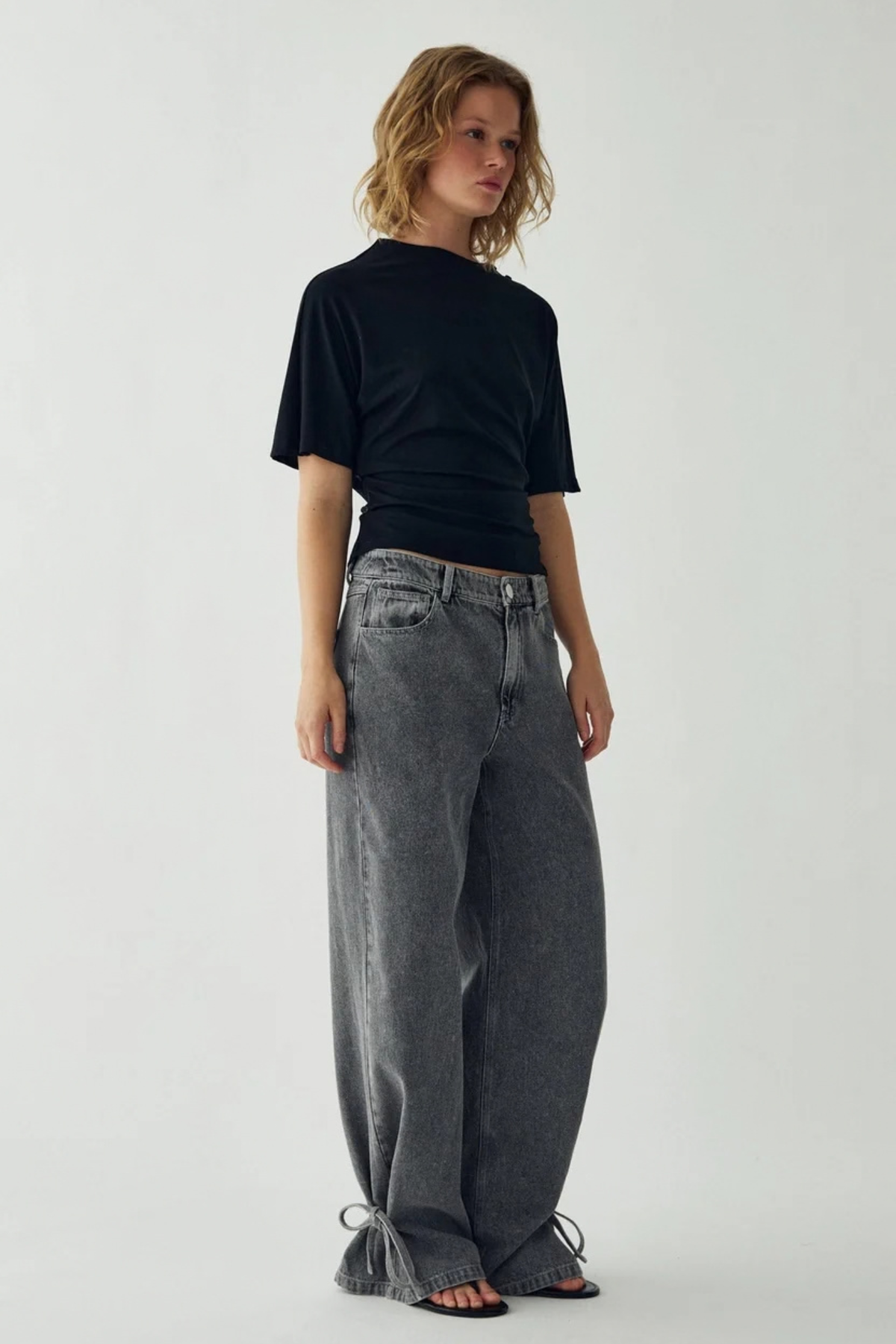 NELLA T-SHIRT - BLACK