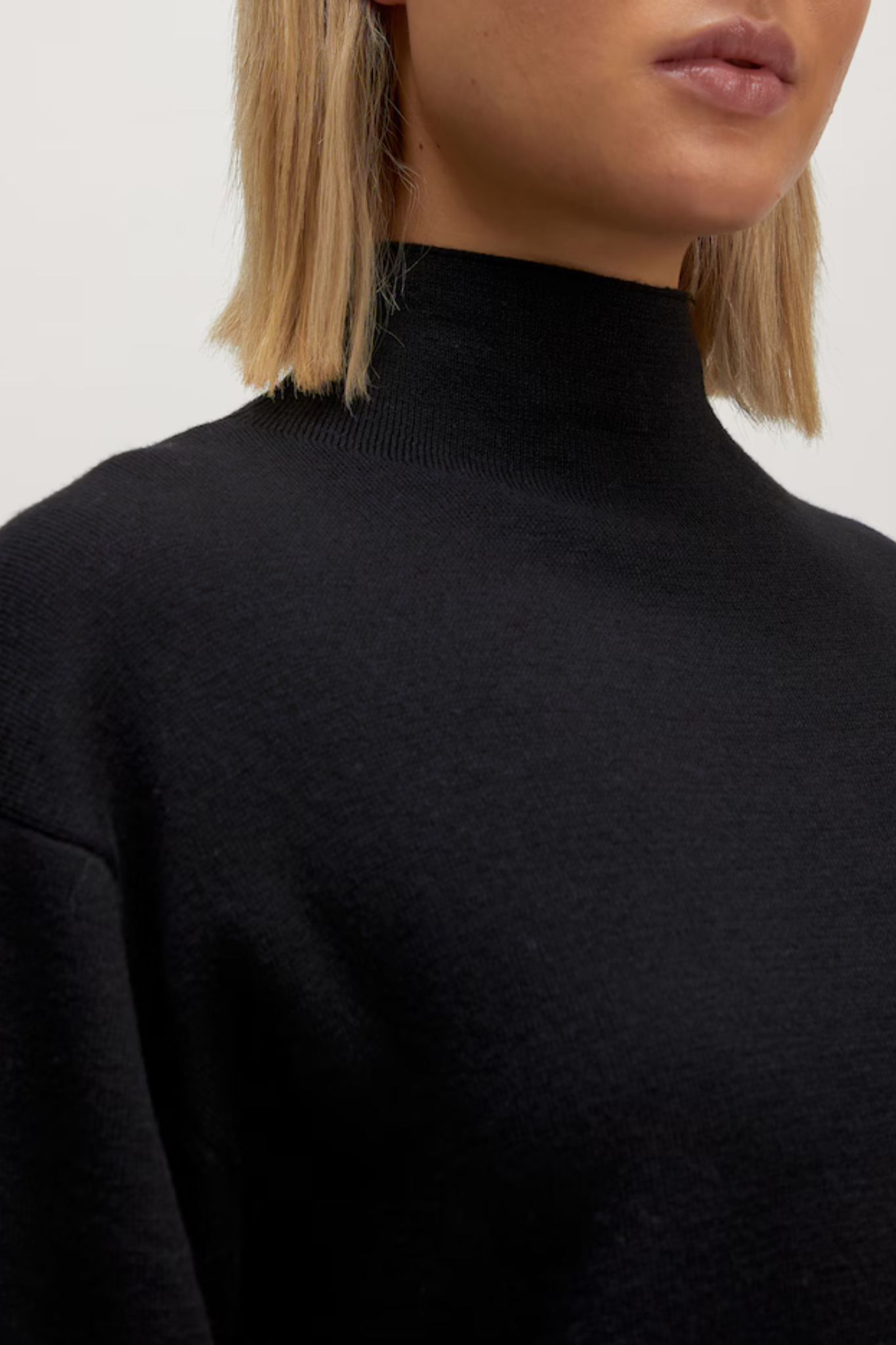 ALEXANDRA JUMPER - BLACK