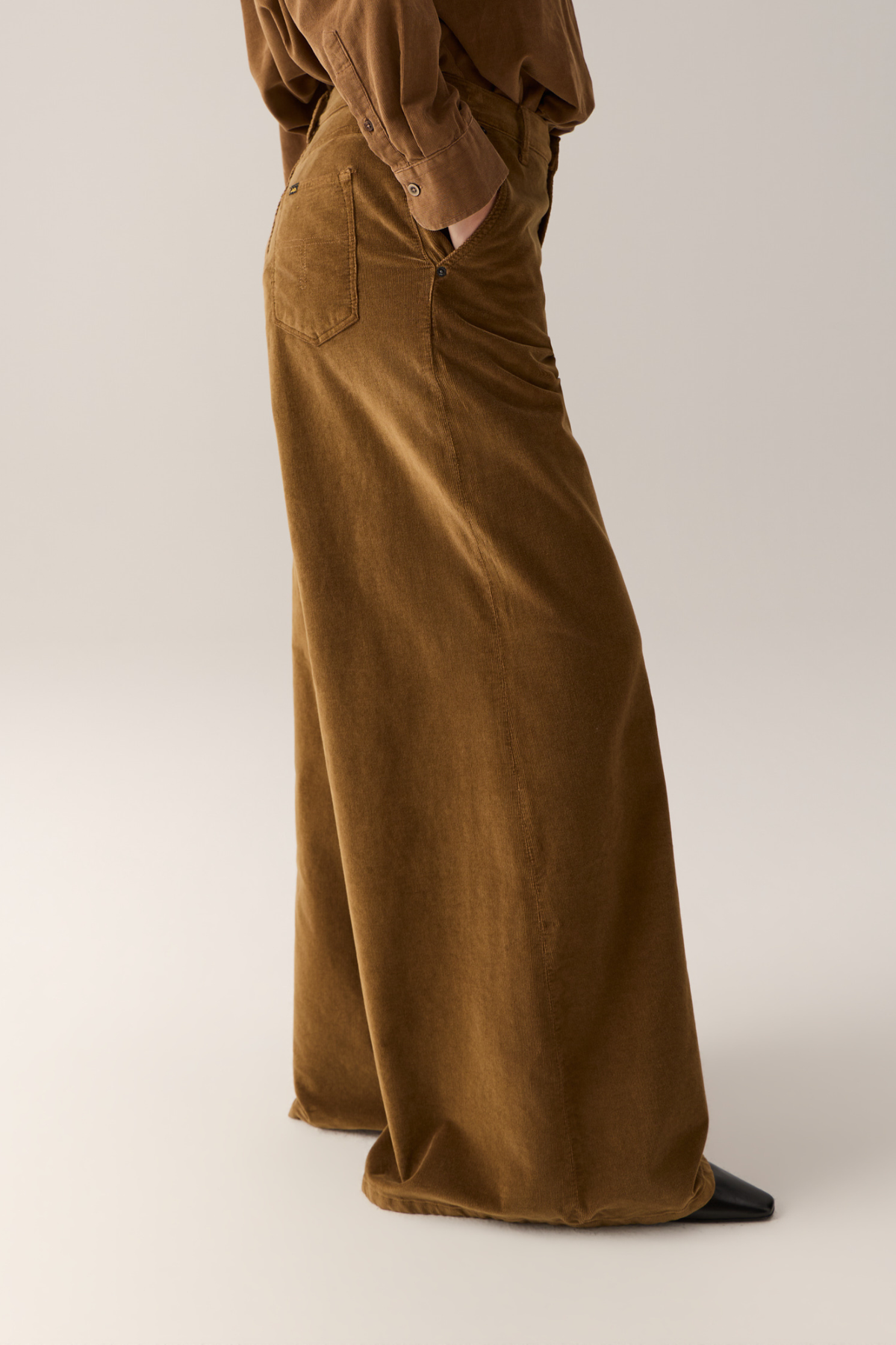 NEW MARLENE PANTS - CARAMEL CAFE