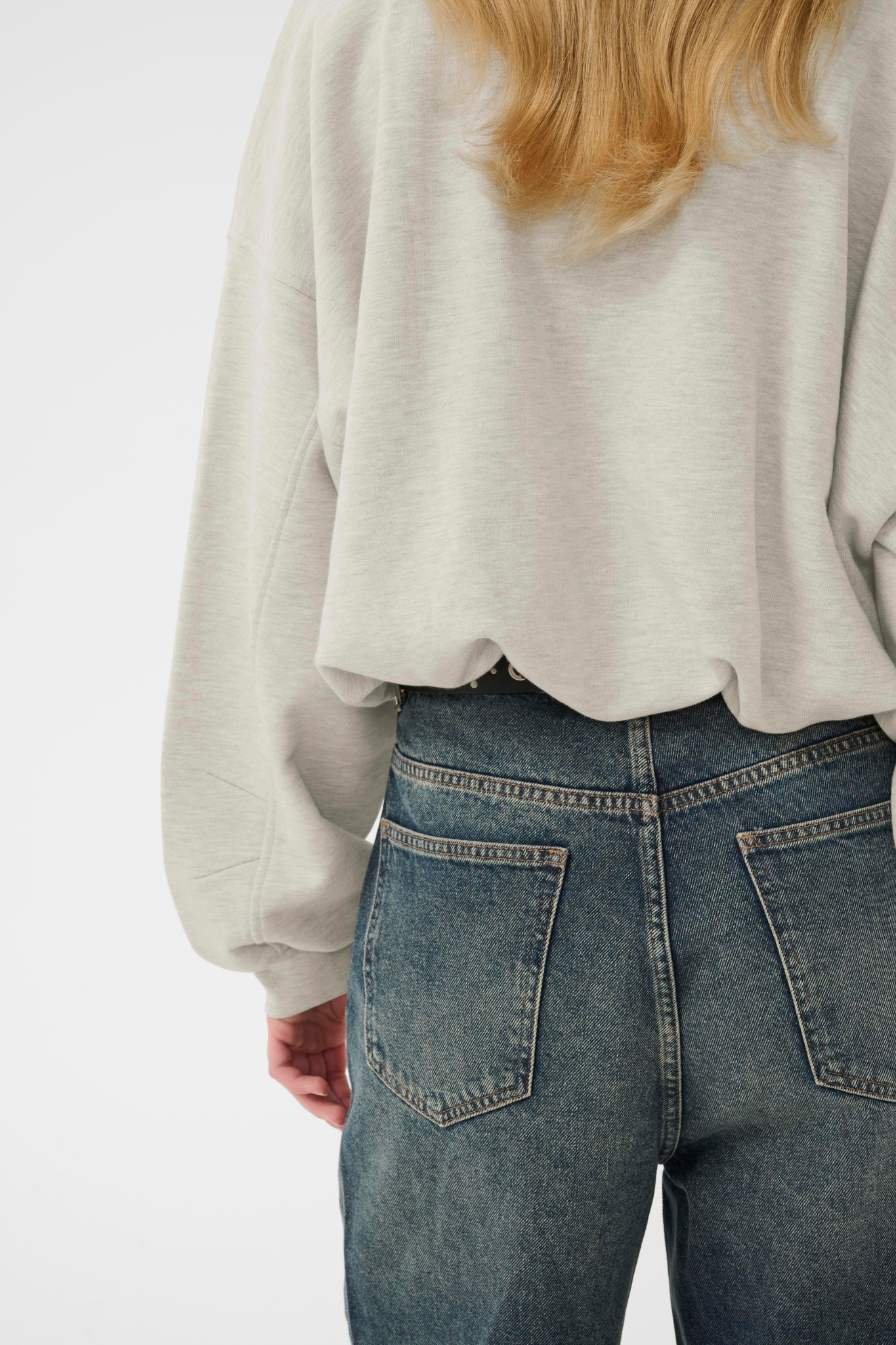 KAHLA MEL SWEATSHIRT - ULTRA LIGHT GREY
