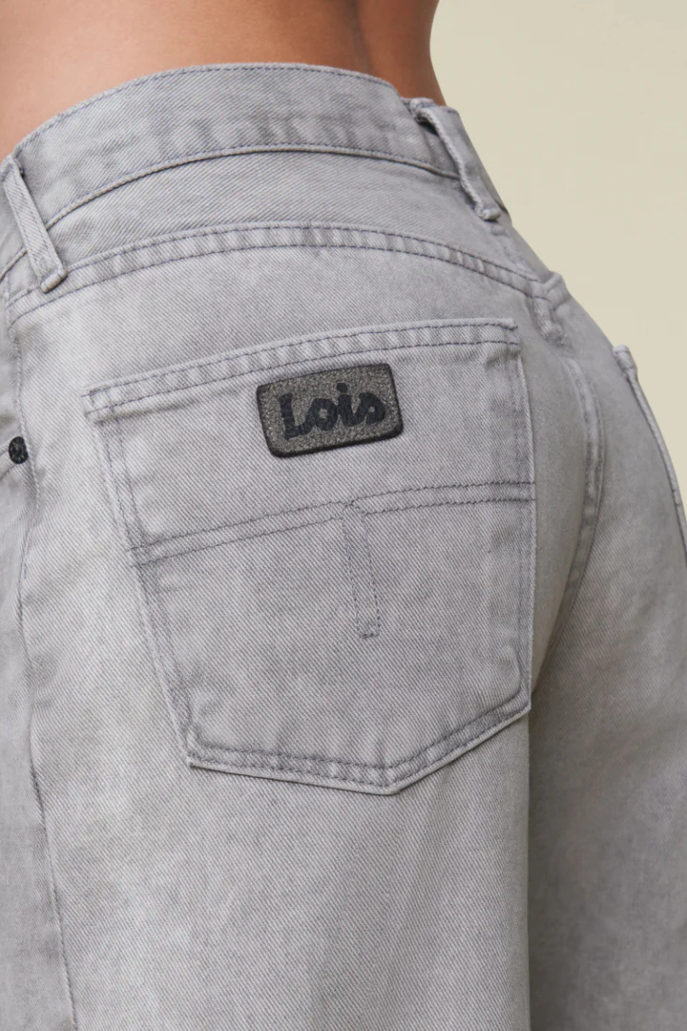 SKATER LOOSE JEANS - GREY SNOW
