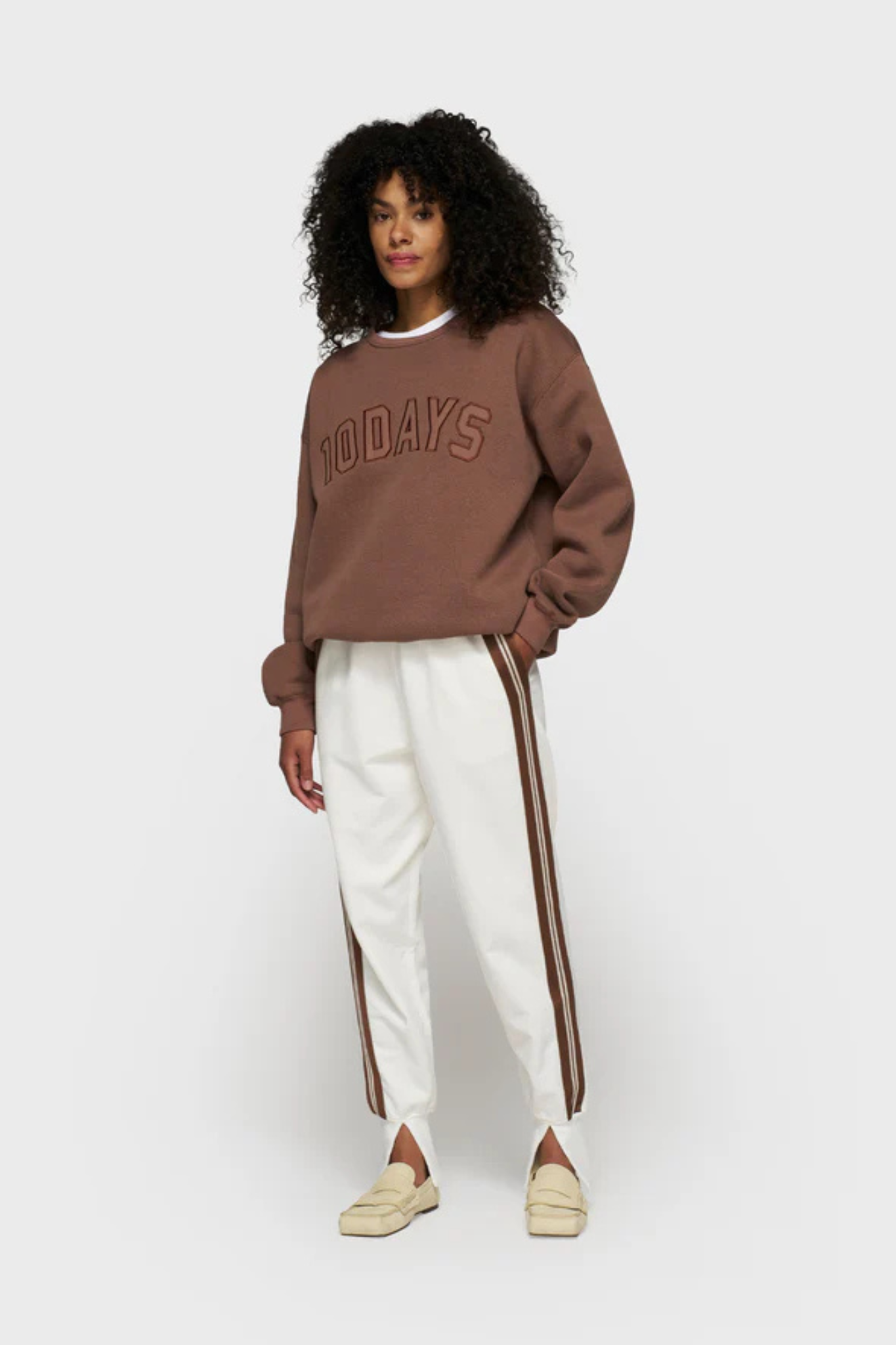 STATEMENT SWEATER - TRUFFLE