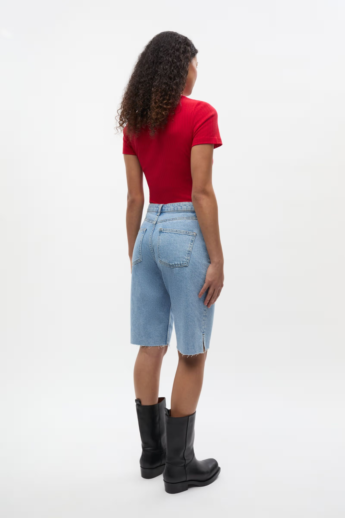 BREE STRAIGHT SHORTS - MID LIGHT BLUE