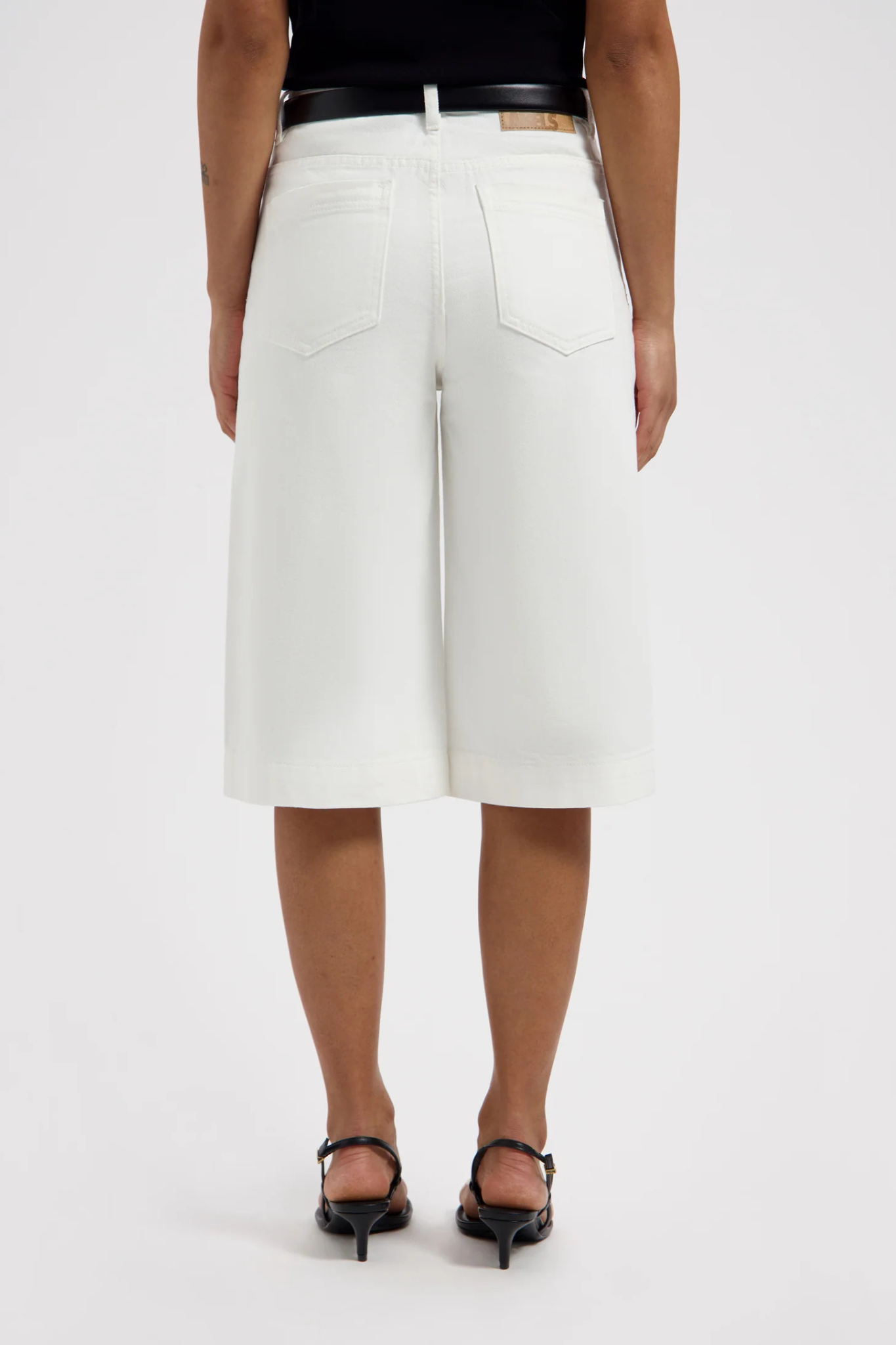 NATHALIE SHORTS - OFF WHITE