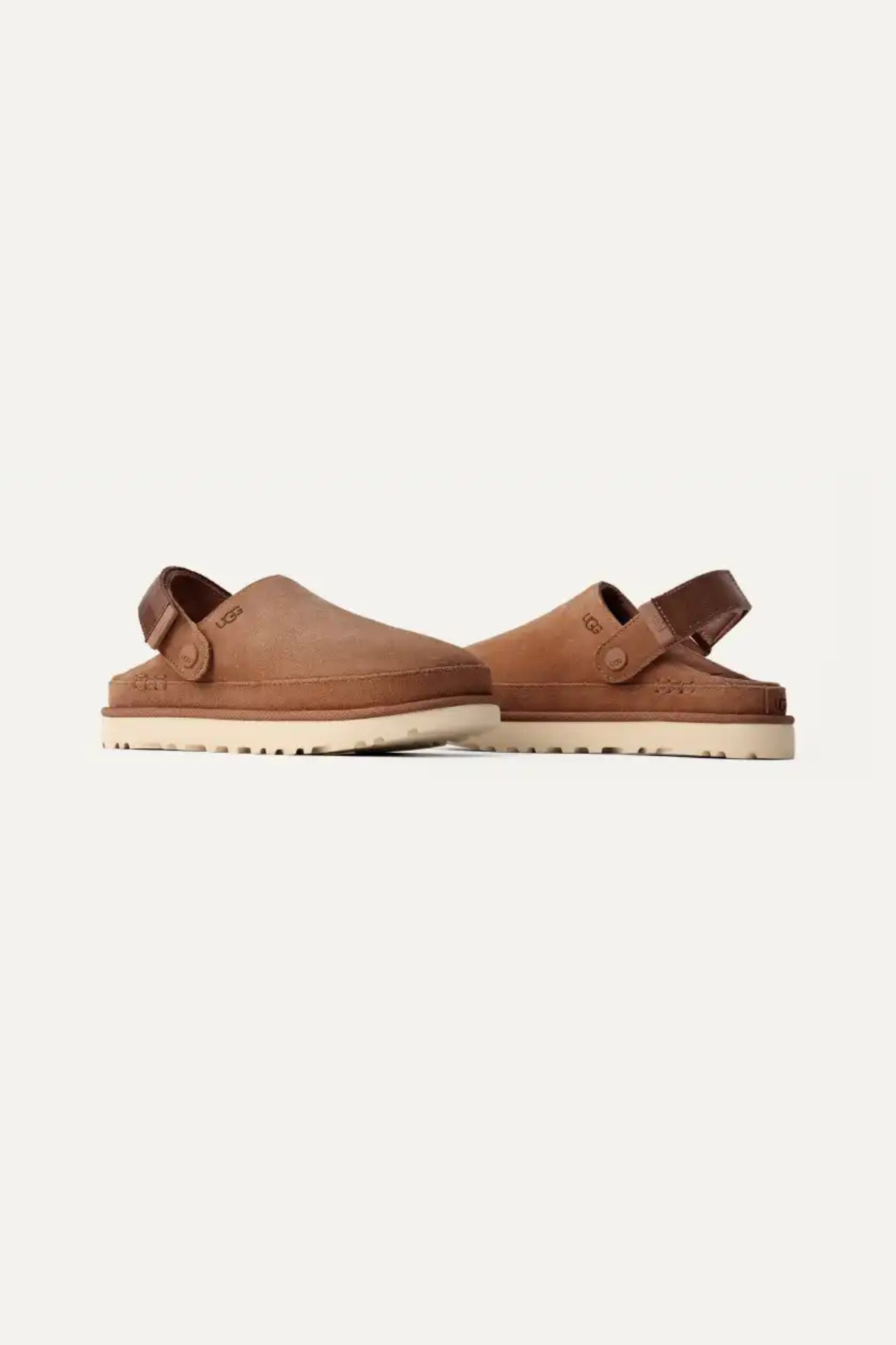 UGG women goldenstar clog in chestnut. Side view
