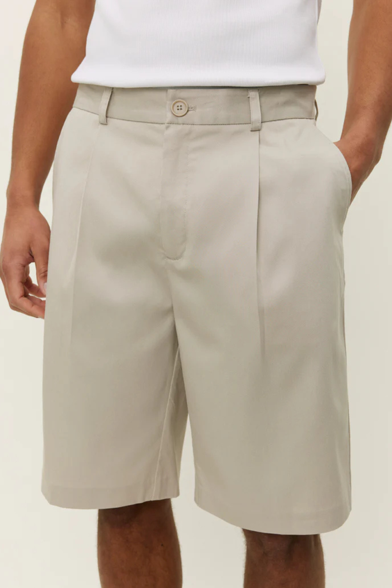 RANDALL PLEATED TWILL SUITING SHORTS - LIGHT SAND