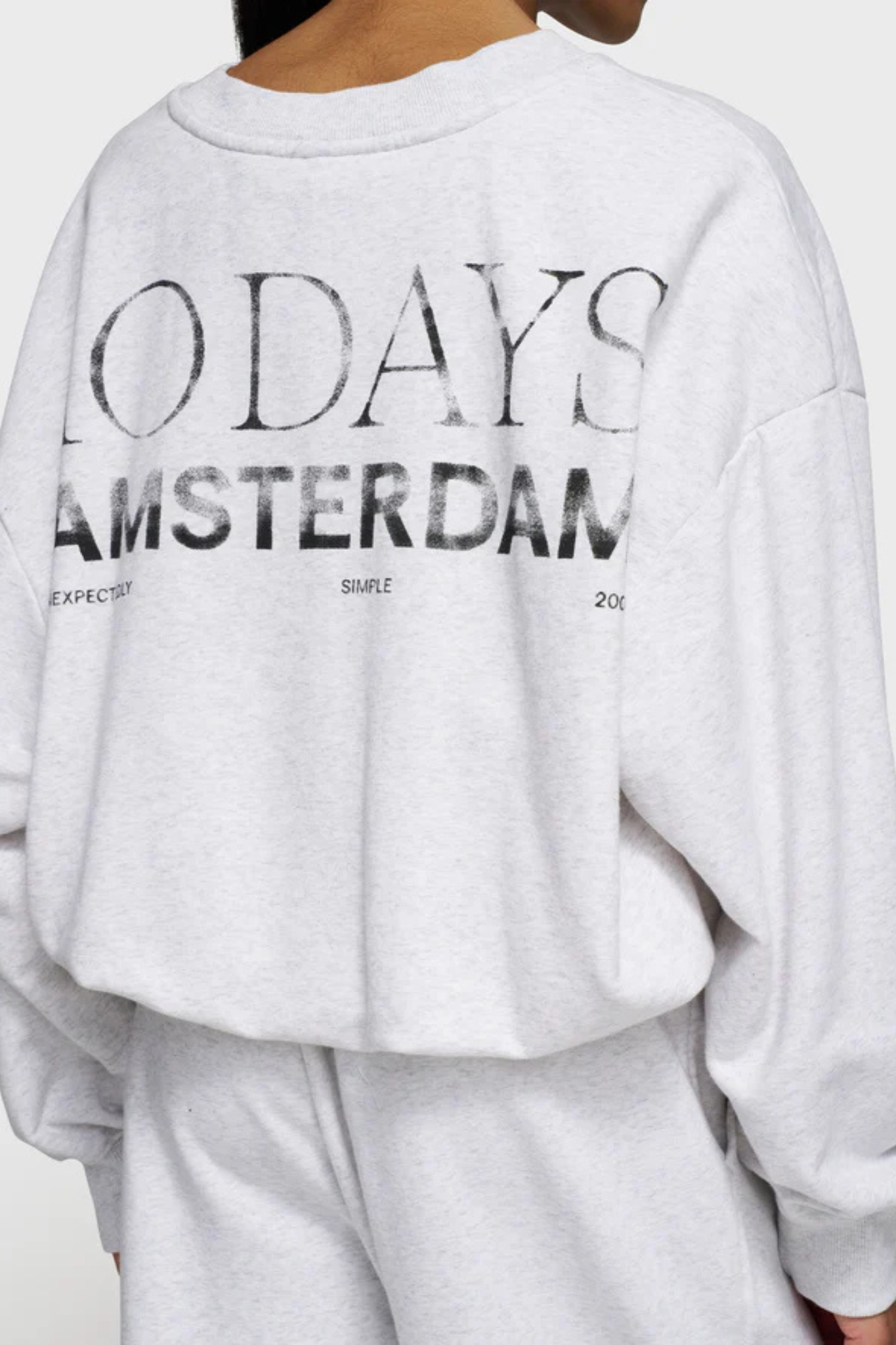 PLEATED SWEATER BACK STAMP - WHITE GREY