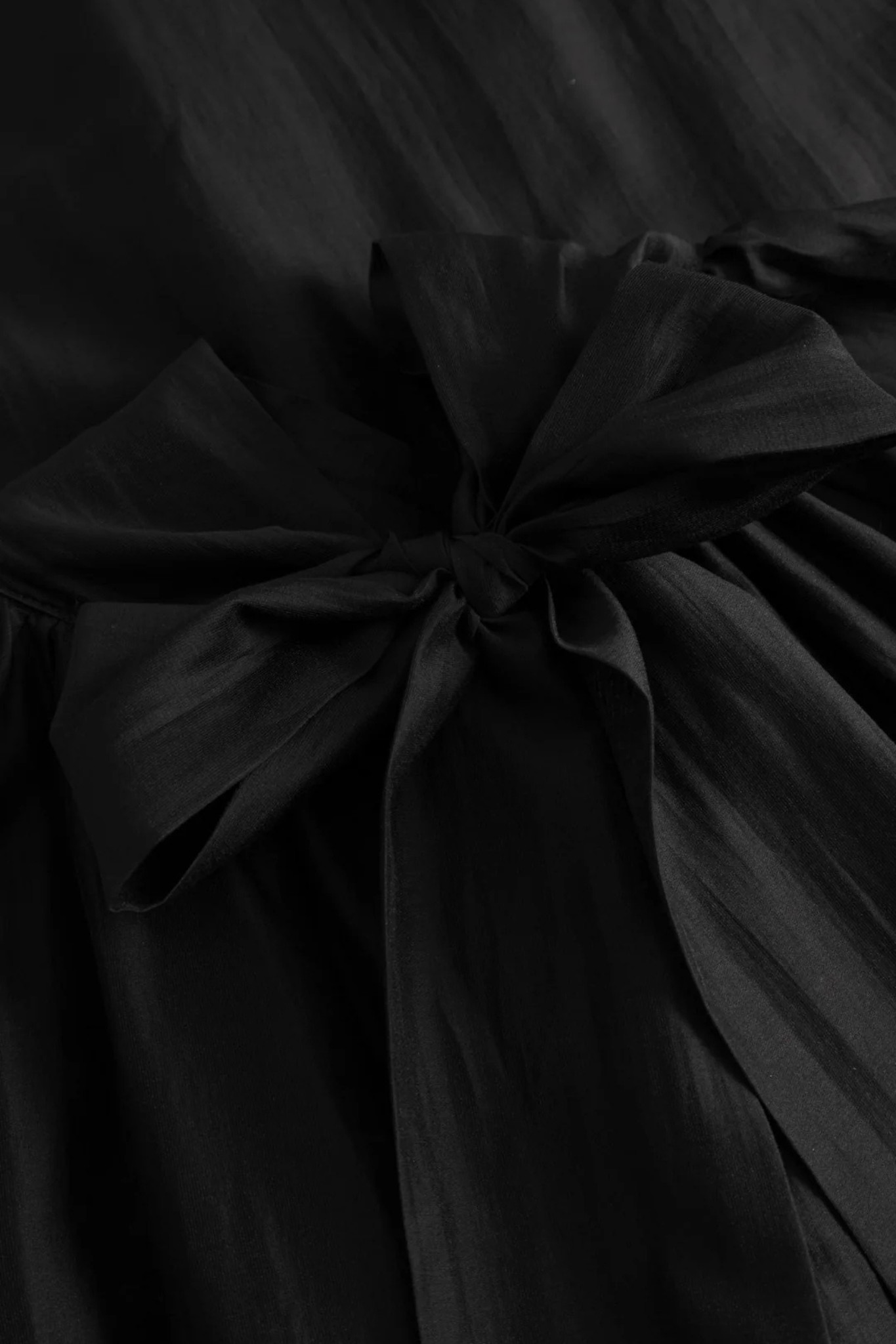 LORENIA DRESS - BLACK