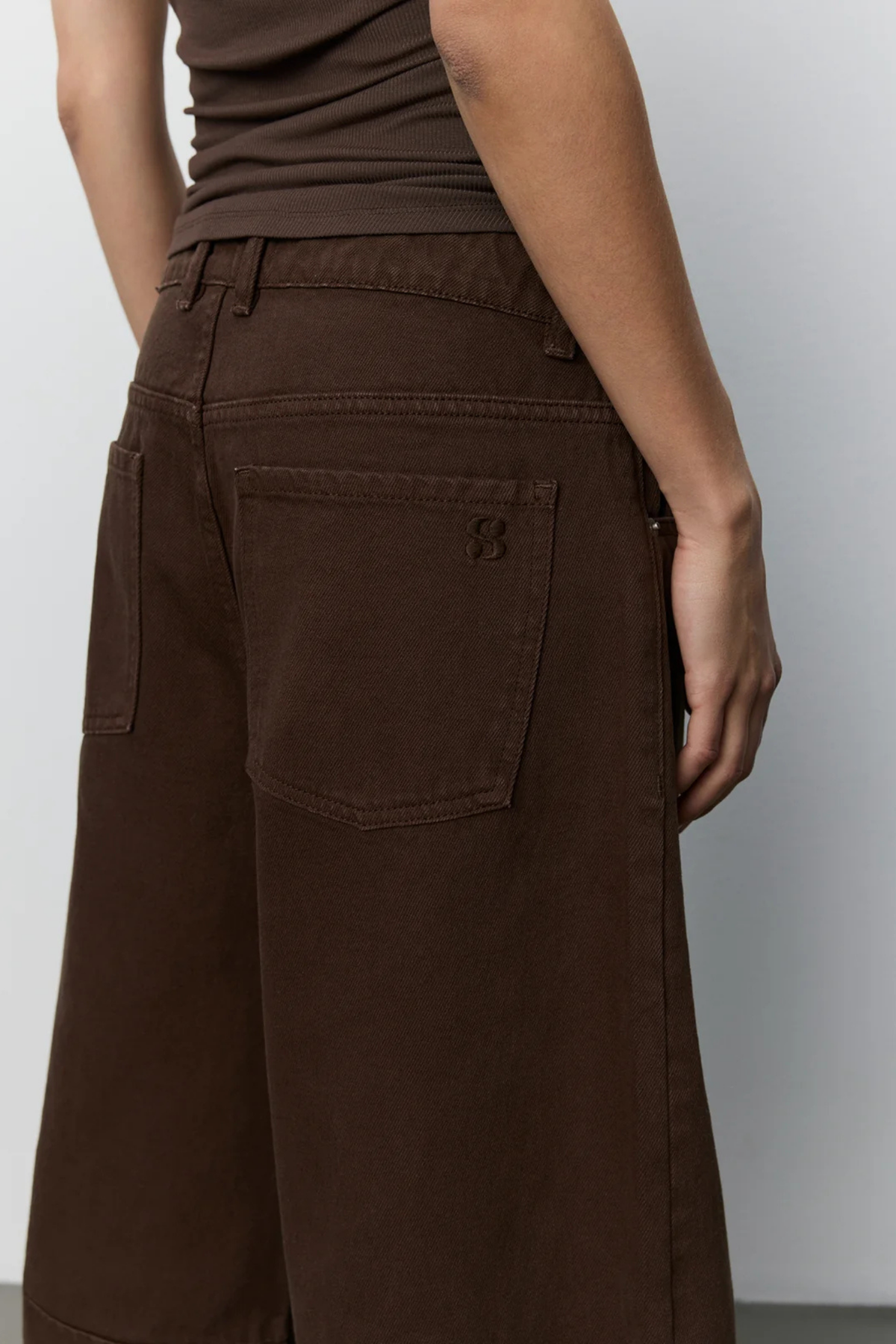 TOMAR JEANS - DARK BROWN