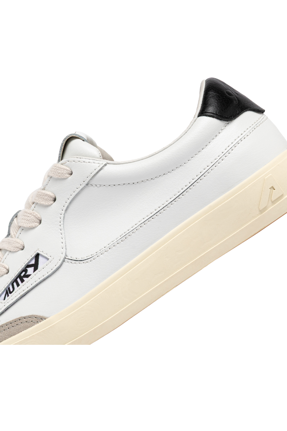 WINDSCAPE LOW SNEAKERS IN WHITE AND BLACK LEATHER