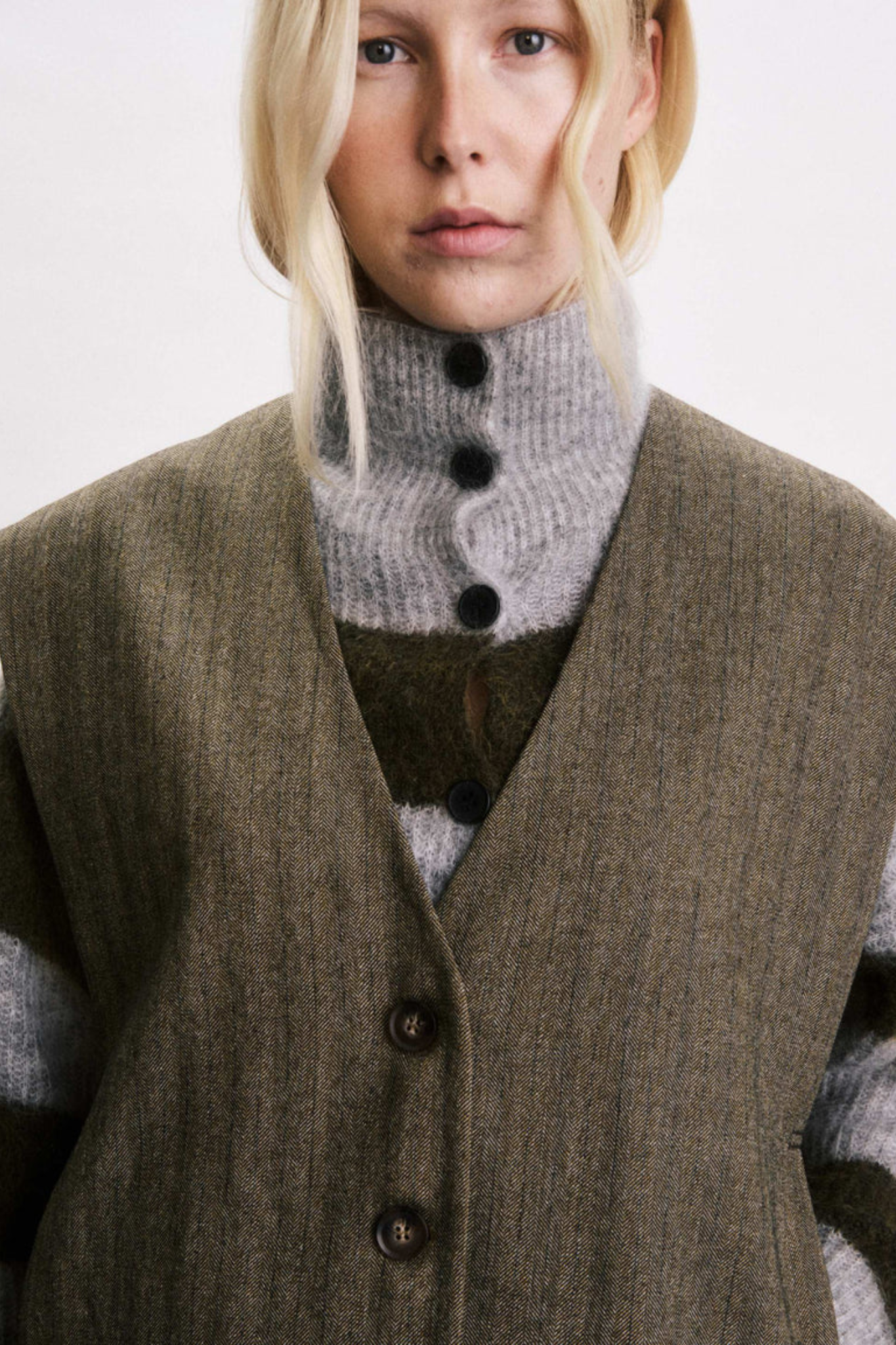 SILAS VEST - CAMEL