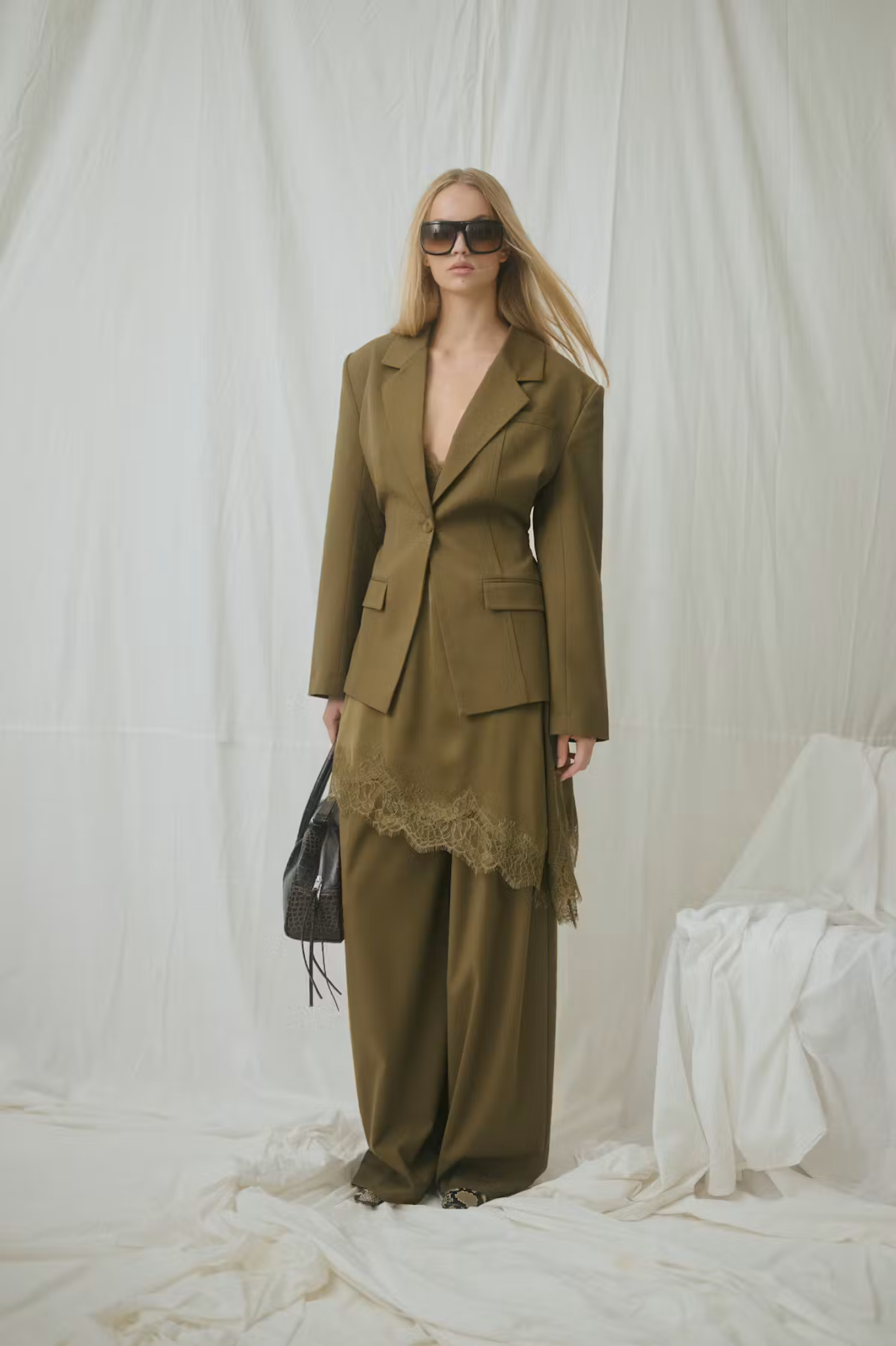 OLIVIA HW PANTS - MILITARY OLIVE